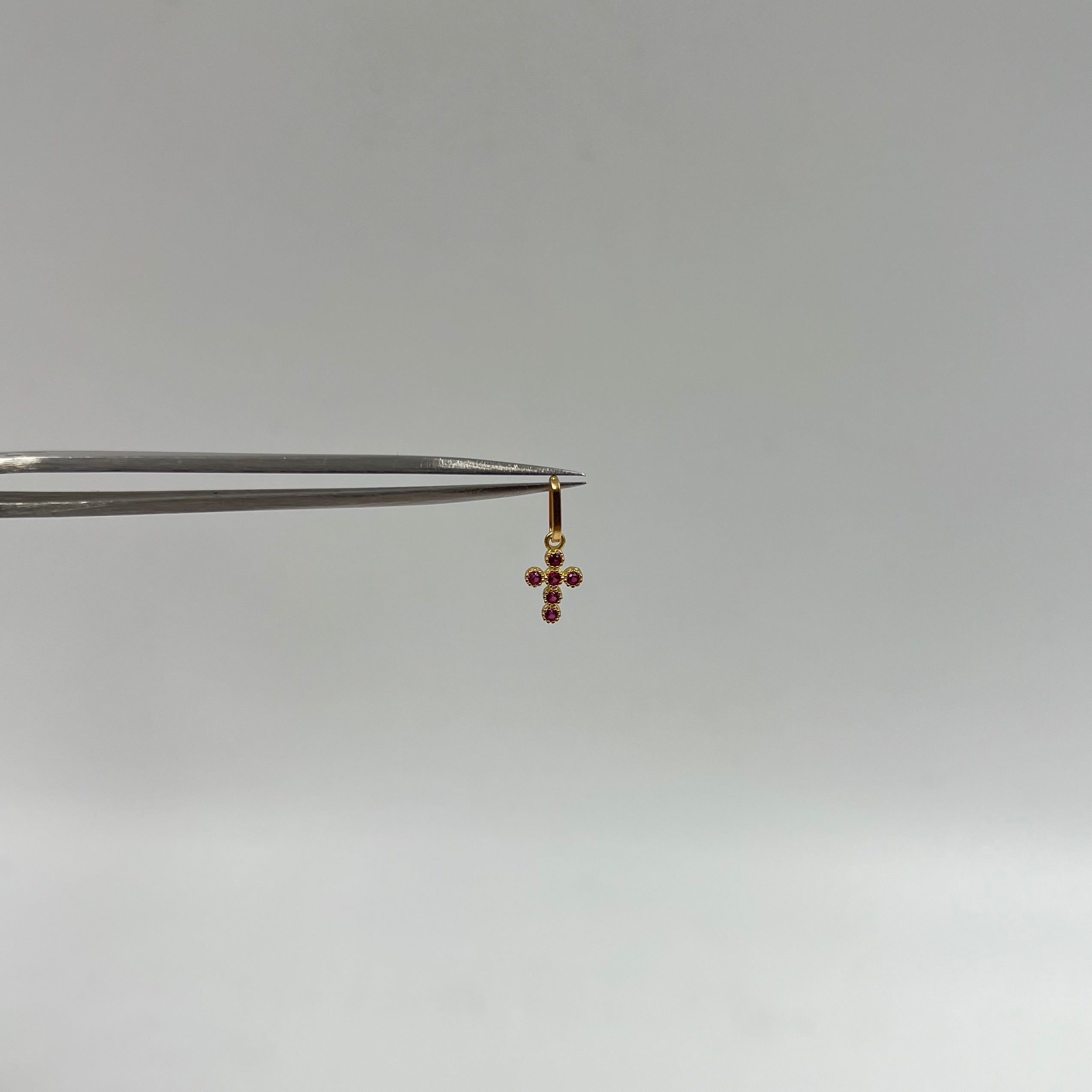 DIJE CRUZ CIRCULAR MINI CASTING FUCSIA  ORO AMARILLO 18K +1 / 0,36 GR / 1,9 MM / 1 CM