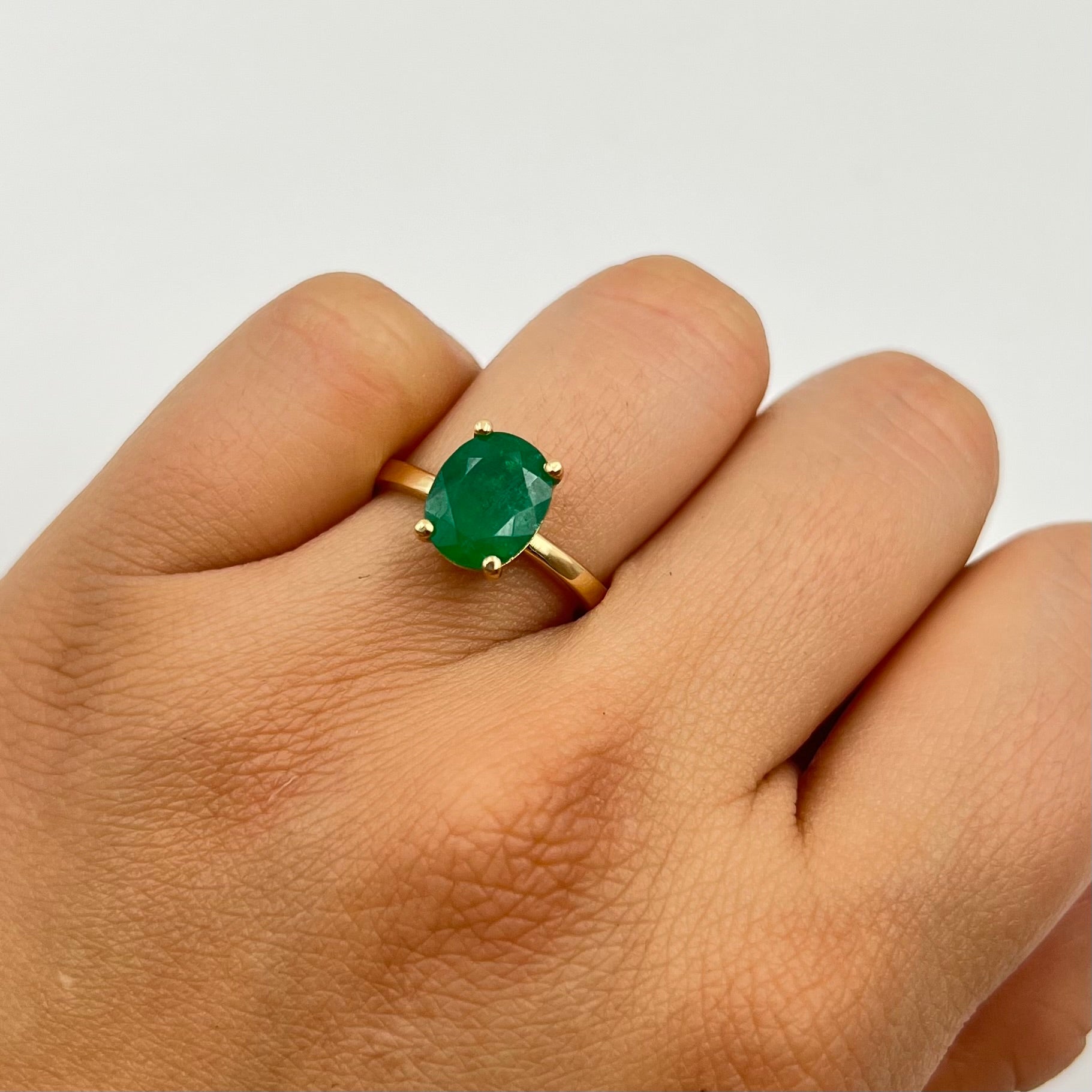 ANILLO ESMERALDA 2.24 CT ORO AMARILLO 18K / TALLA 6 2/4 / 3.32 GR