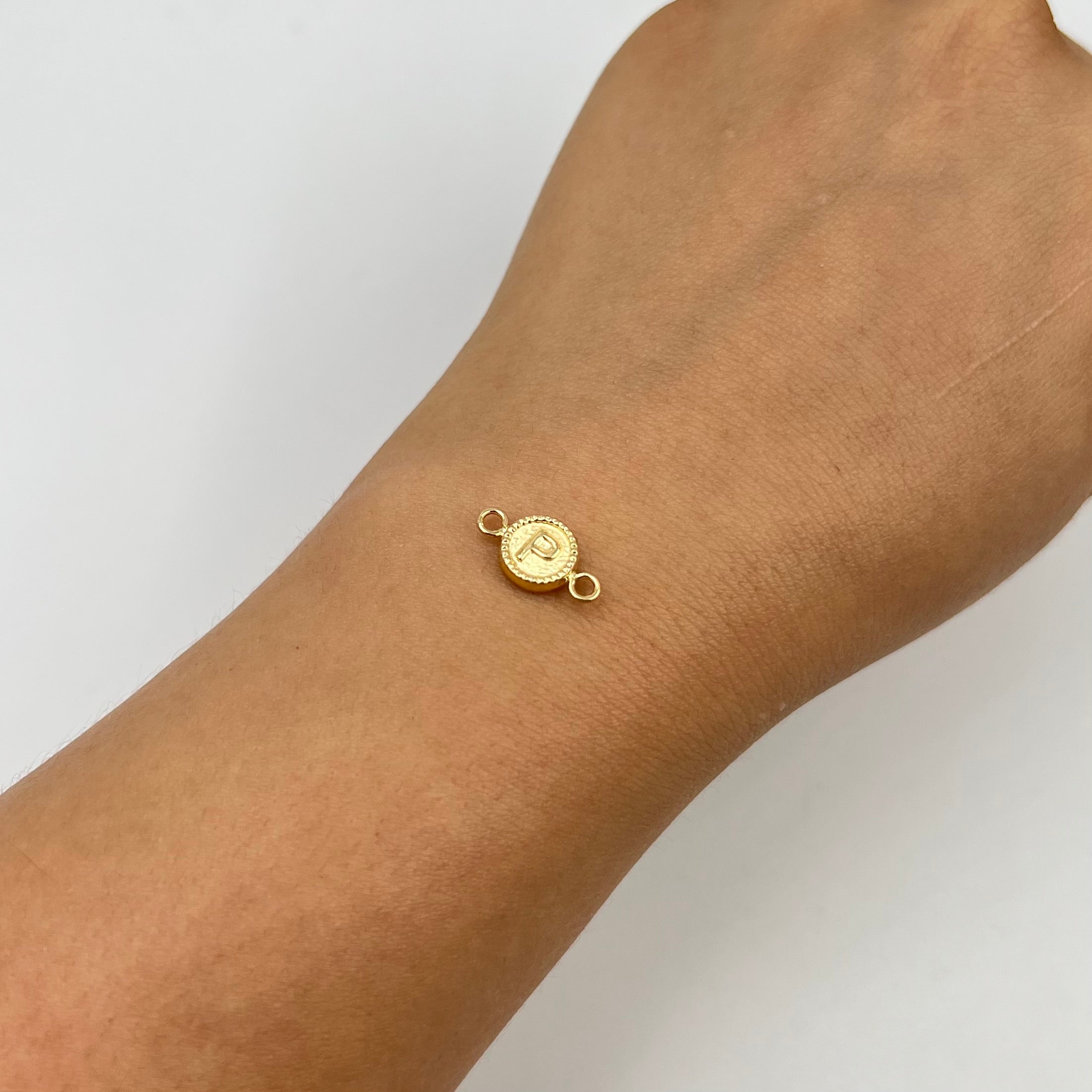 HERRAJE LETRA P  ORO AMARILLO 18K 0,48 GR / 1,4 CM