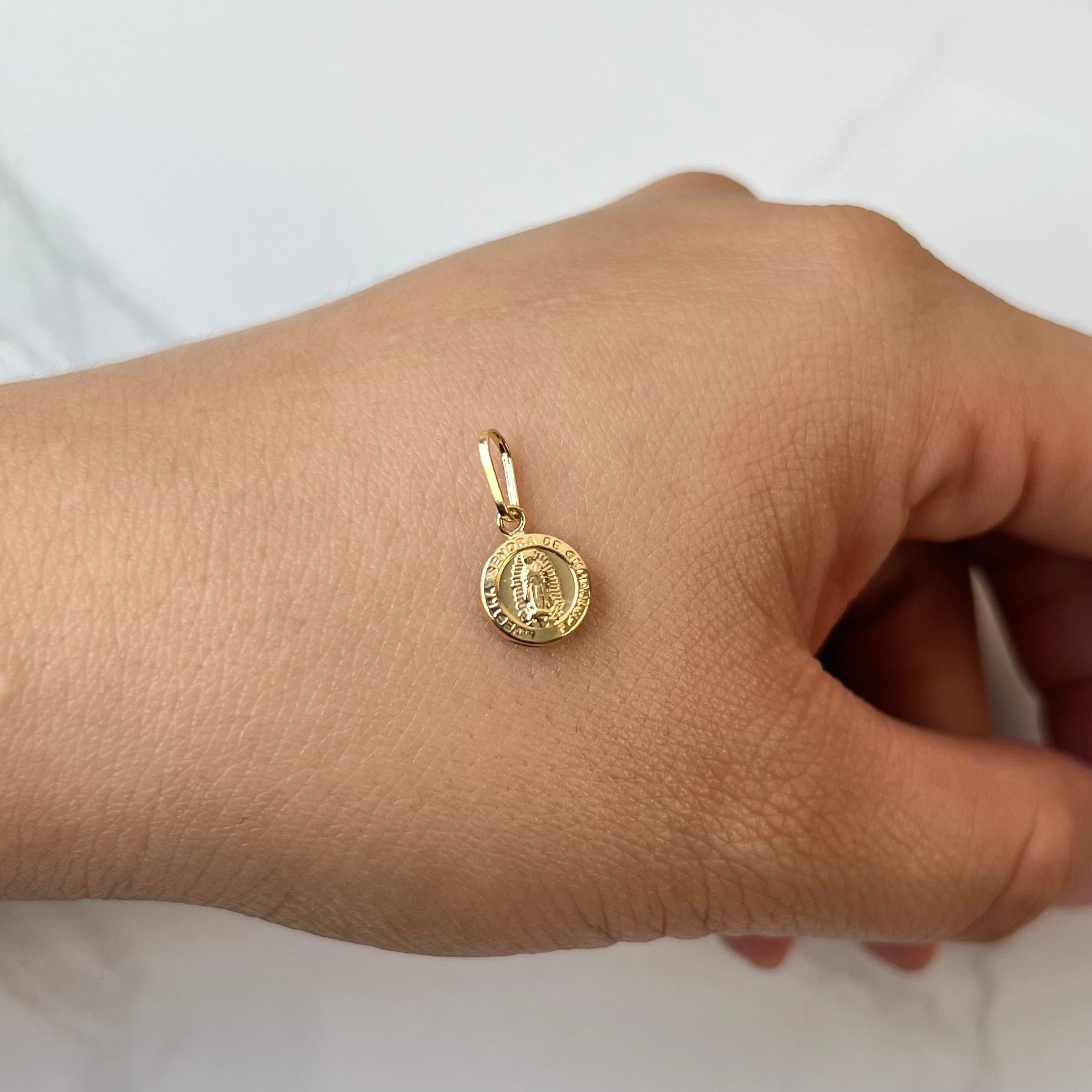 DIJE VIRGEN DE GUADALUPE ORO AMARILLO 18K 0,35 GR / 0,8 MM / 1 CM