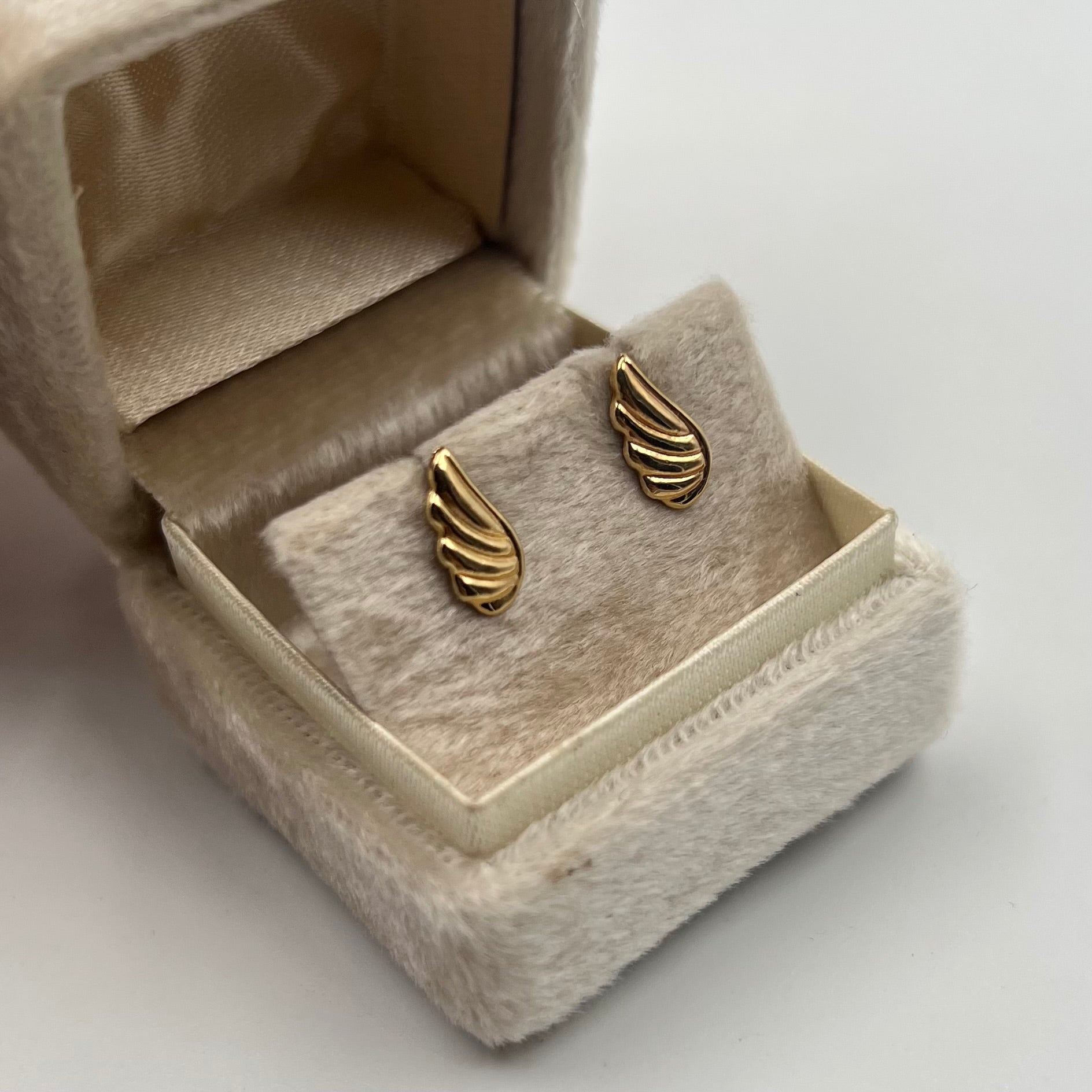 TOPOS ALA ORO AMARILLO 18K 0,68 GR / 5 MM