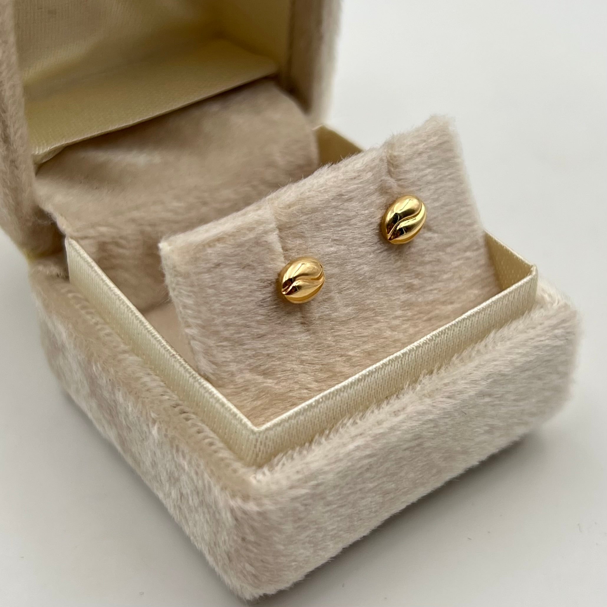 TOPOS GRANO DE CAFE ORO AMARILLO 18K 0,54 GR / 4 MM