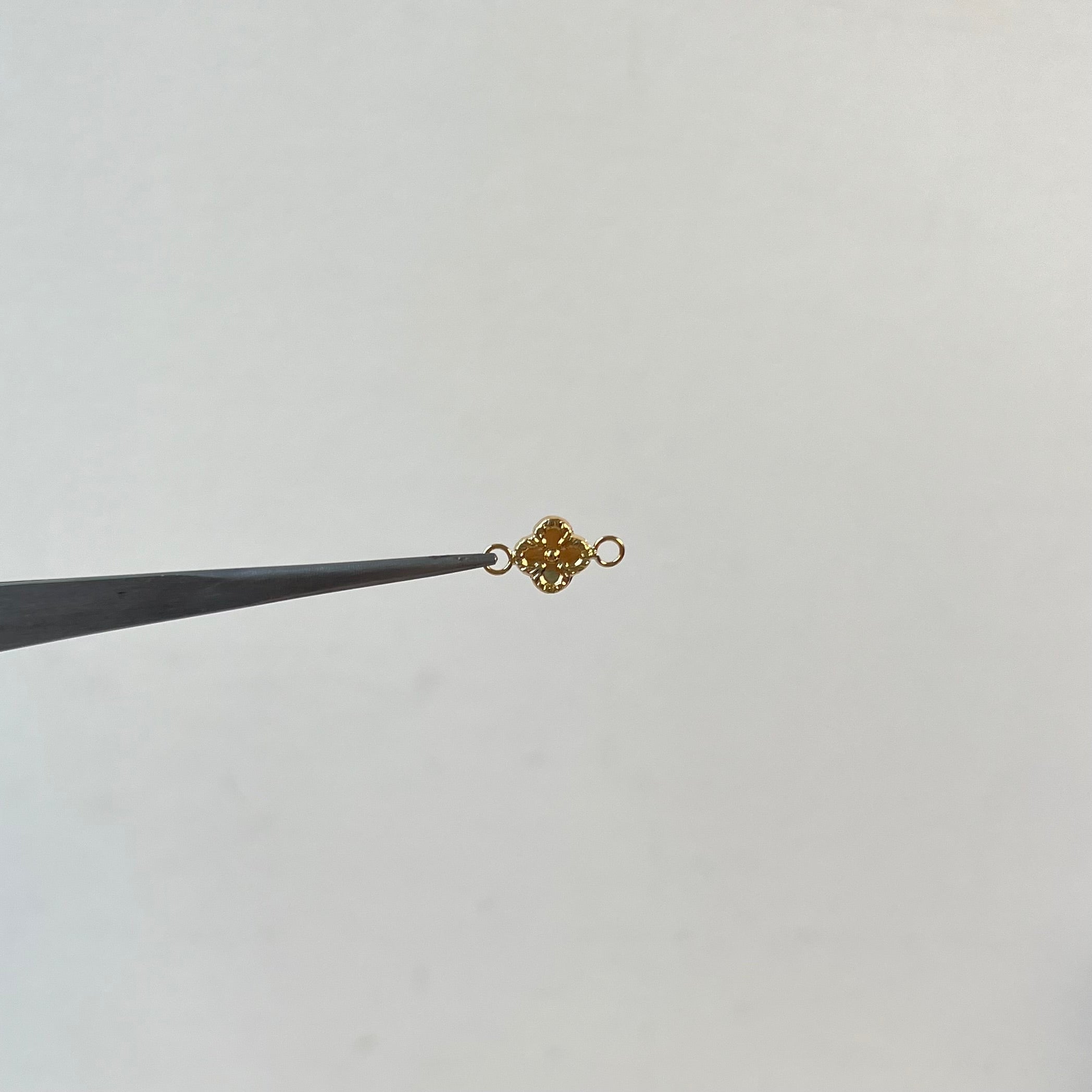 HERRAJE TRÉBOL  ORO AMARILLO 18K 0,35 GR / 1,5 CM
