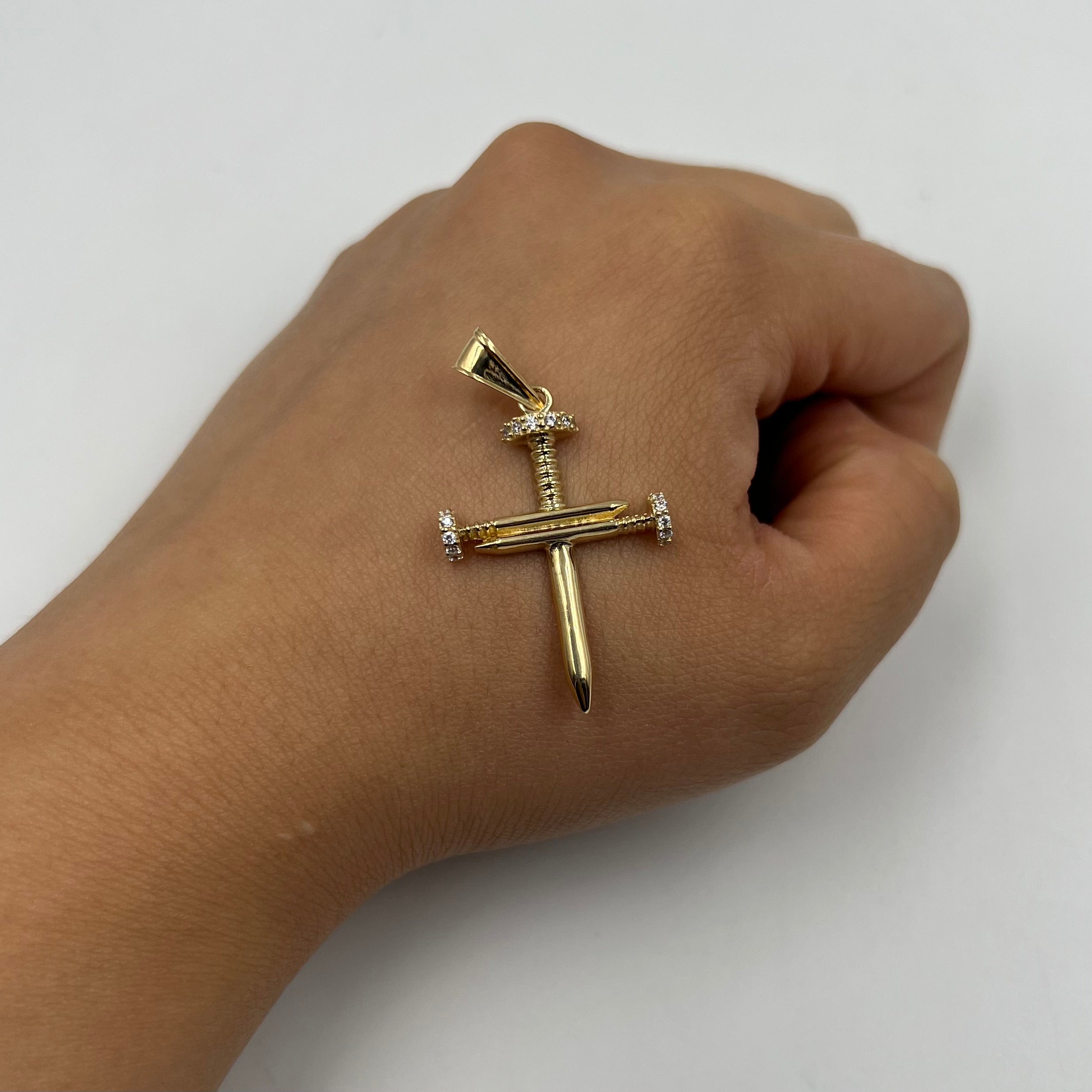 DIJE CRUZ CLAVO CASTING  ORO AMARILLO 18K 3,59 GR / 2 MM / 3,3 CM