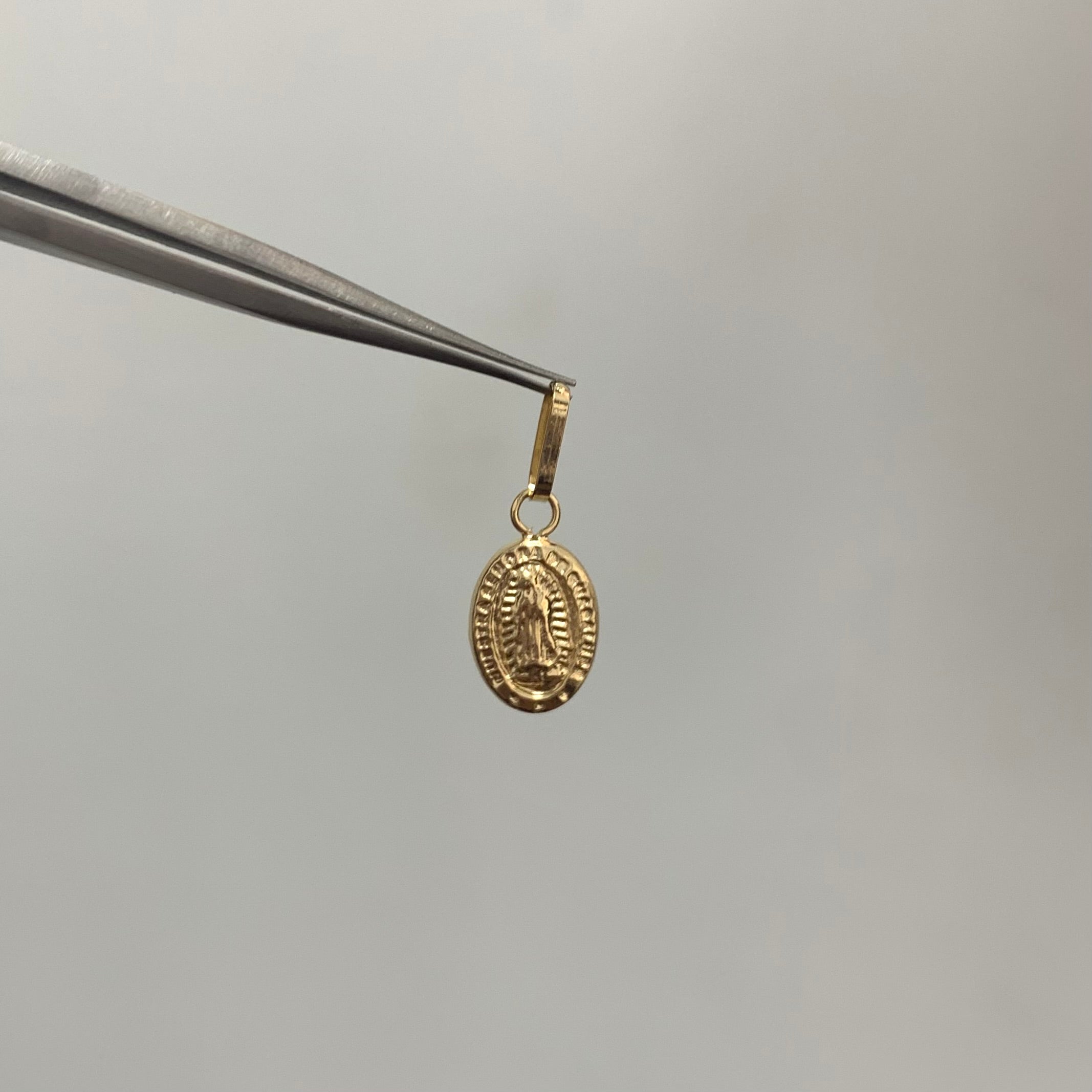 DIJE VIRGEN GUADALUPE  ORO AMARILLO 18K 0,5 GR / 8 MM / 1,4 CM