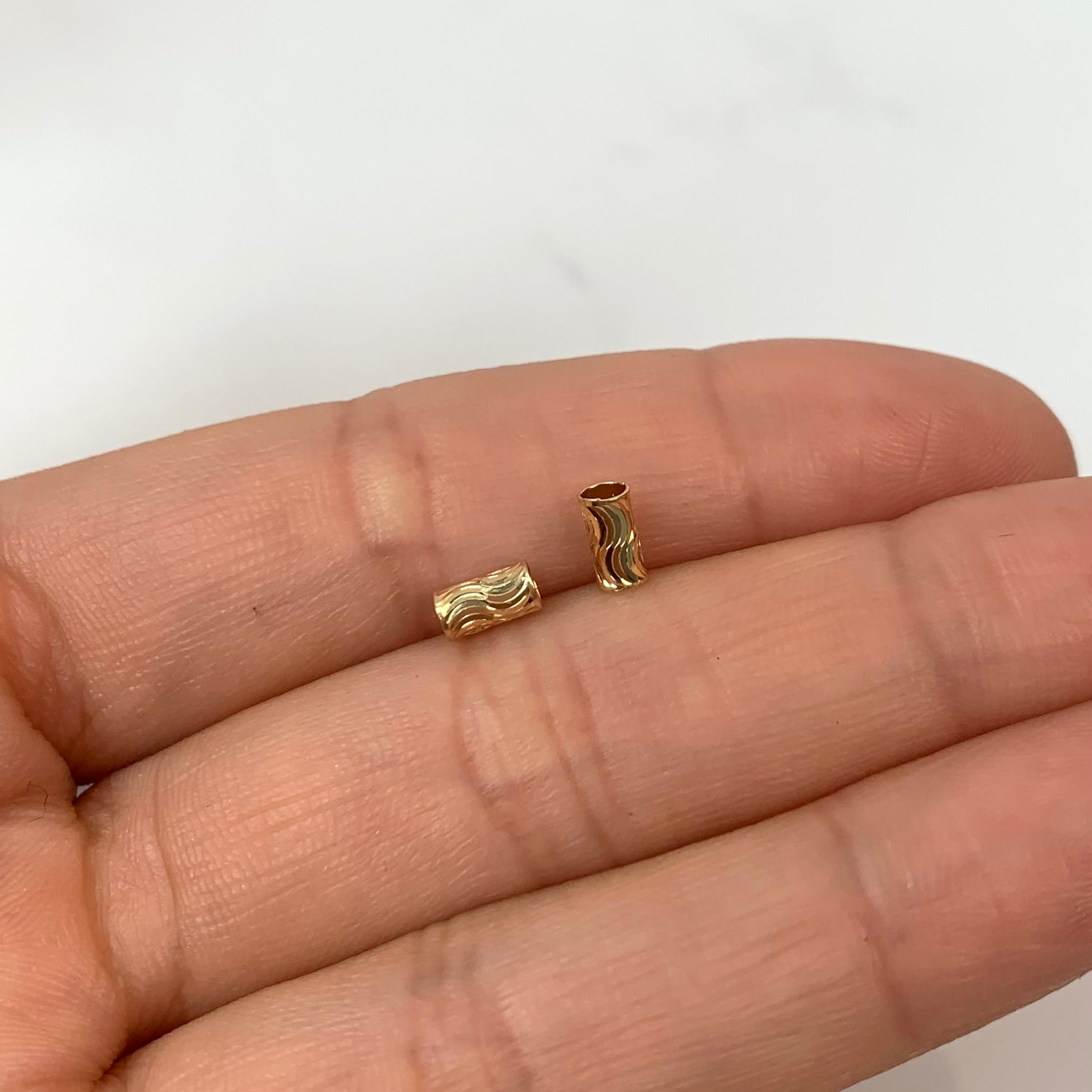 HERRAJE CILINDRO DIAMANTADO  ORO AMARILLO 18K 0,10 GR / 0,5 CM