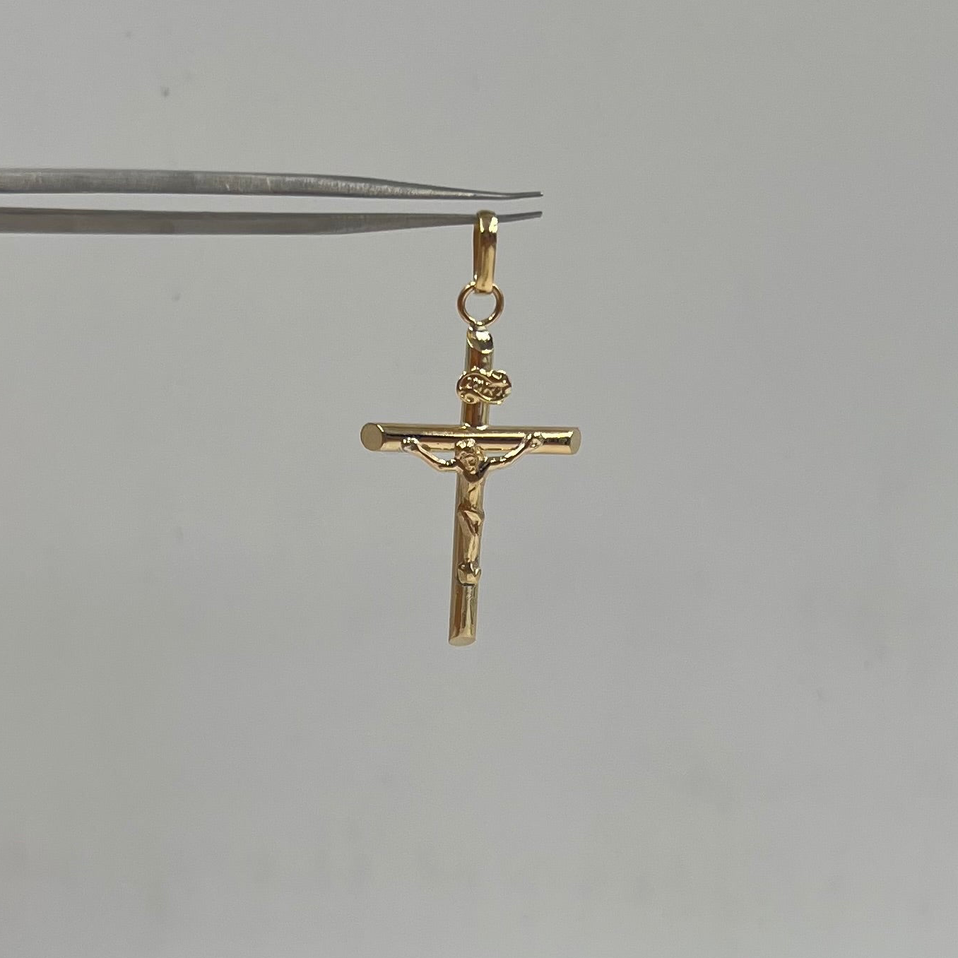 DIJE CRISTO  ORO AMARILLO 18K 1,23 GR / 2,5 MM / 3,4 CM