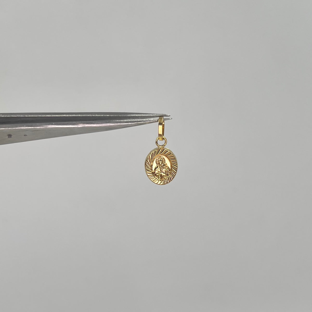 DIJE VIRGEN DEL CARMEN ORO AMARILLO 18K 0,58 GR / 9 MM / 1 CM