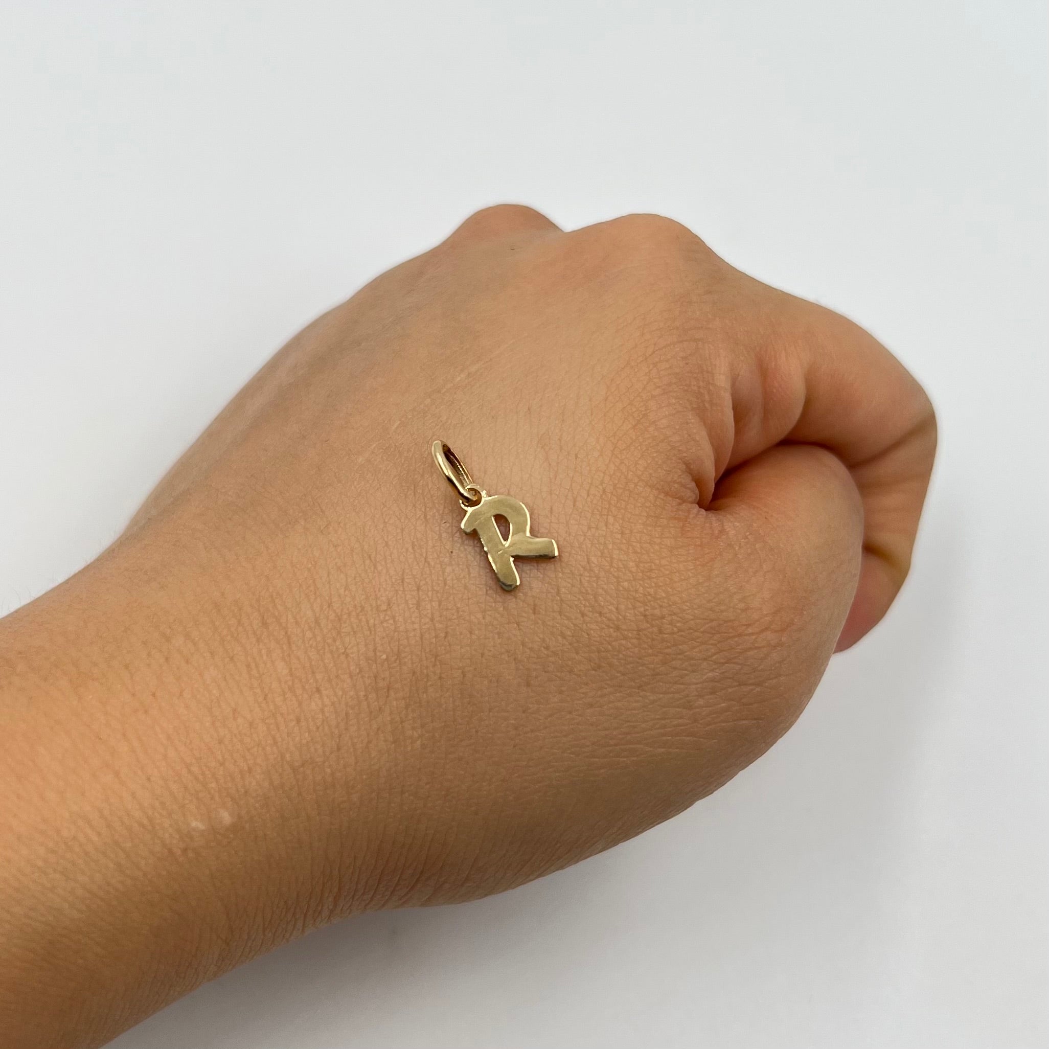 DIJE LETRA R ORO AMARILLO 18K 0,47 GR / 6 MM / 1 CM