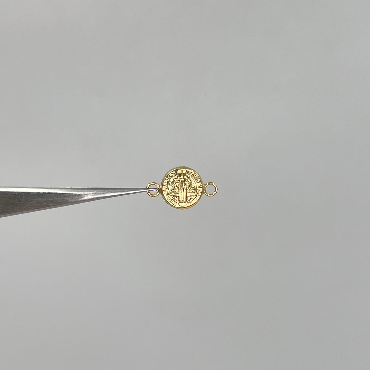 HERRAJE SAN BENITO ORO AMARILLO 18K 0,43 GR / 0,8 CM