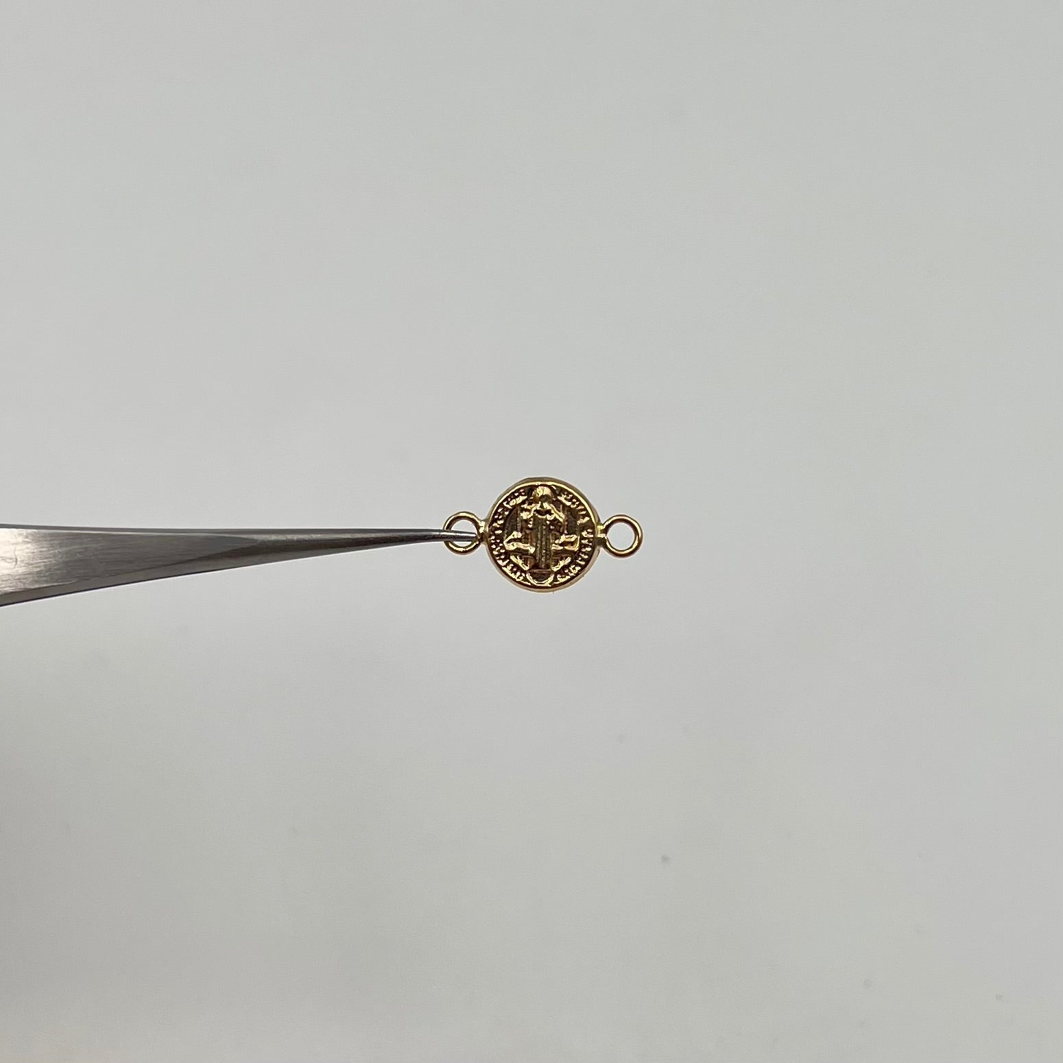 HERRAJE SAN BENITO  ORO AMARILLO 18K 0,31 GR / 1,4 CM