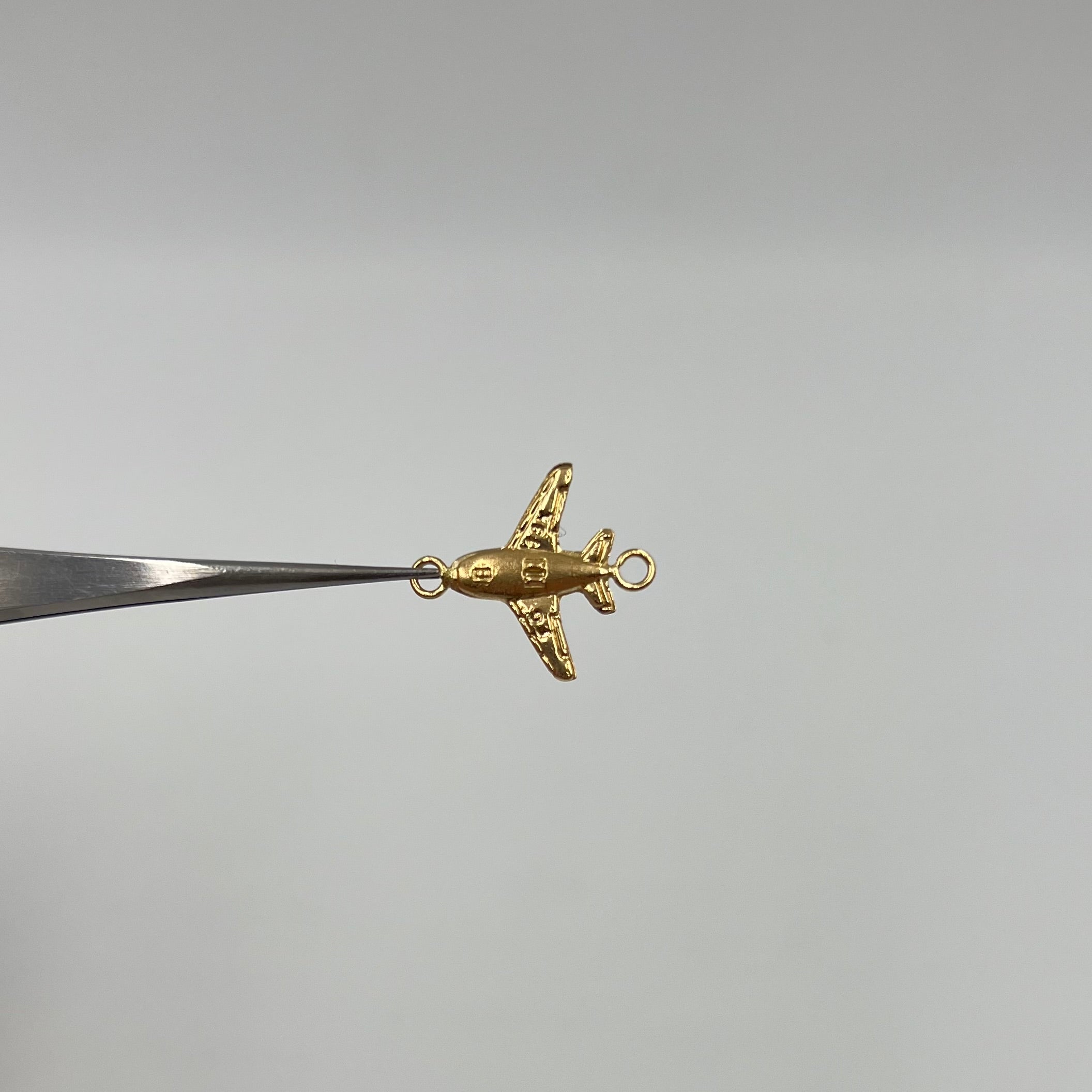 HERRAJE AVION ORO AMARILLO 18K 0,45 GR / 1,7 CM