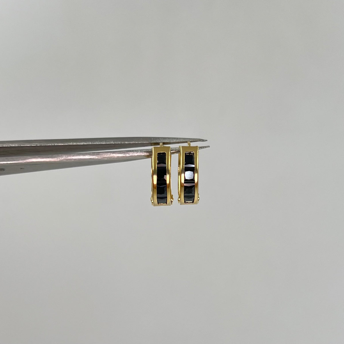 CANDONGA CIRCONES NEGROS  ORO AMARILLO 18K 1,71 GR / 1,3 CM