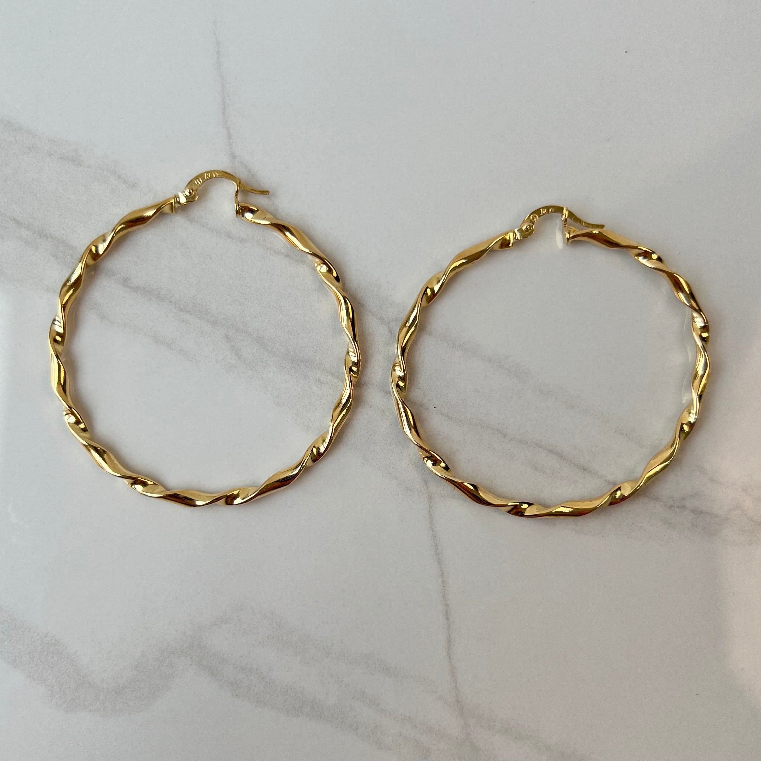 CANDONGA ENTORCHADA ORO AMARILLO 18K 3,16 GR / 4,5 CM