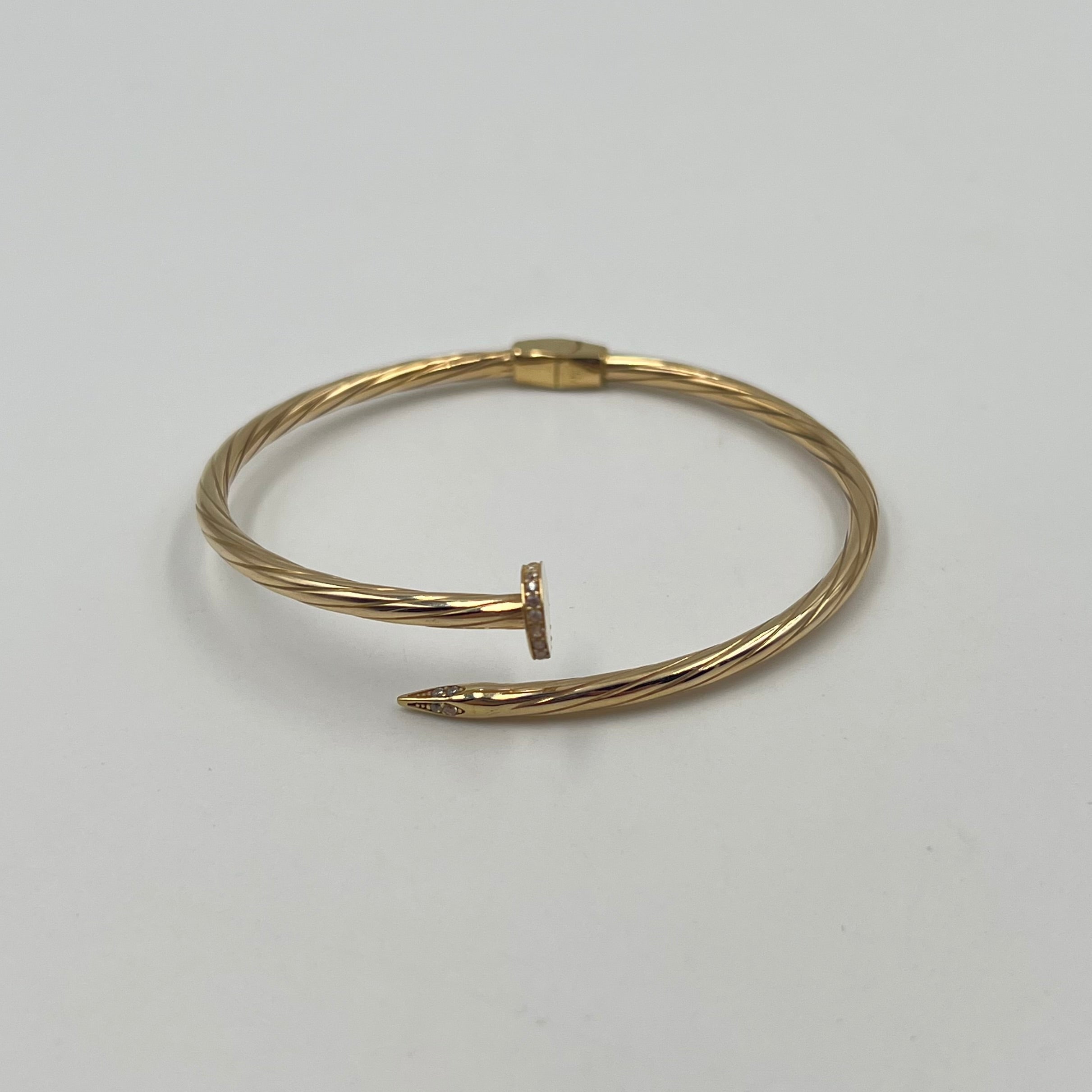 ARO ITALY CT CLAVO ENTORCHADO ORO AMARILLO 18K +4 / 7,58 GR / 3 MM / 17 CM