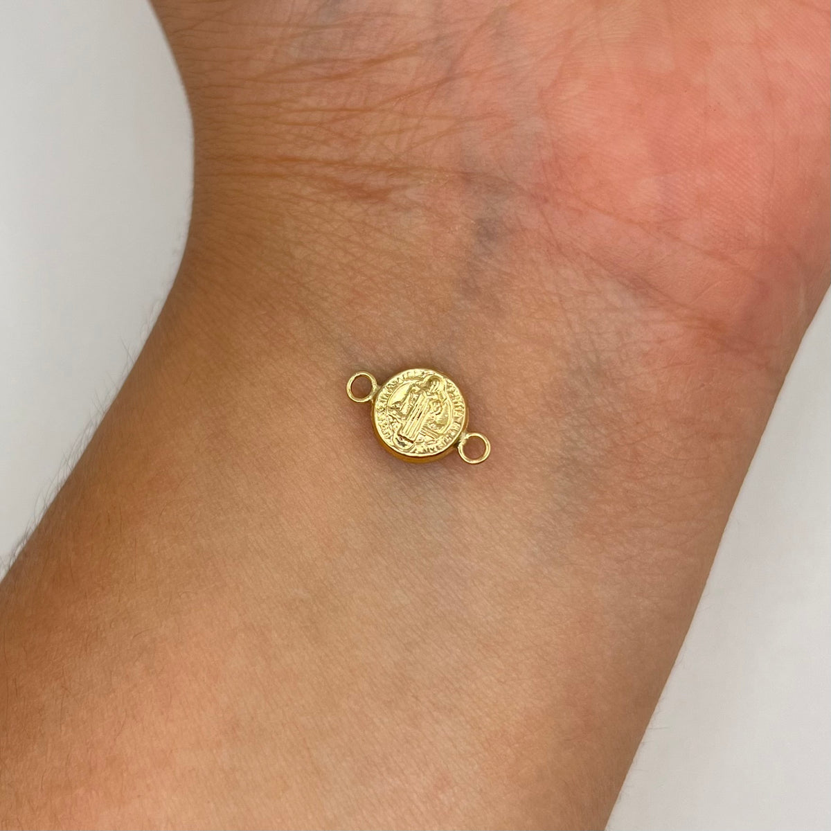 HERRAJE SAN BENITO ORO AMARILLO 18K 0,43 GR / 0,8 CM