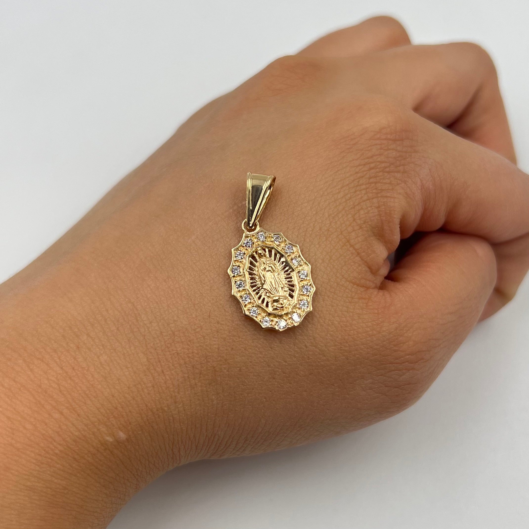 DIJE VIRGEN DE GUADALUPE CASTING  ORO AMARILLO 18K 1,94 GR / 14 MM / 2 CM
