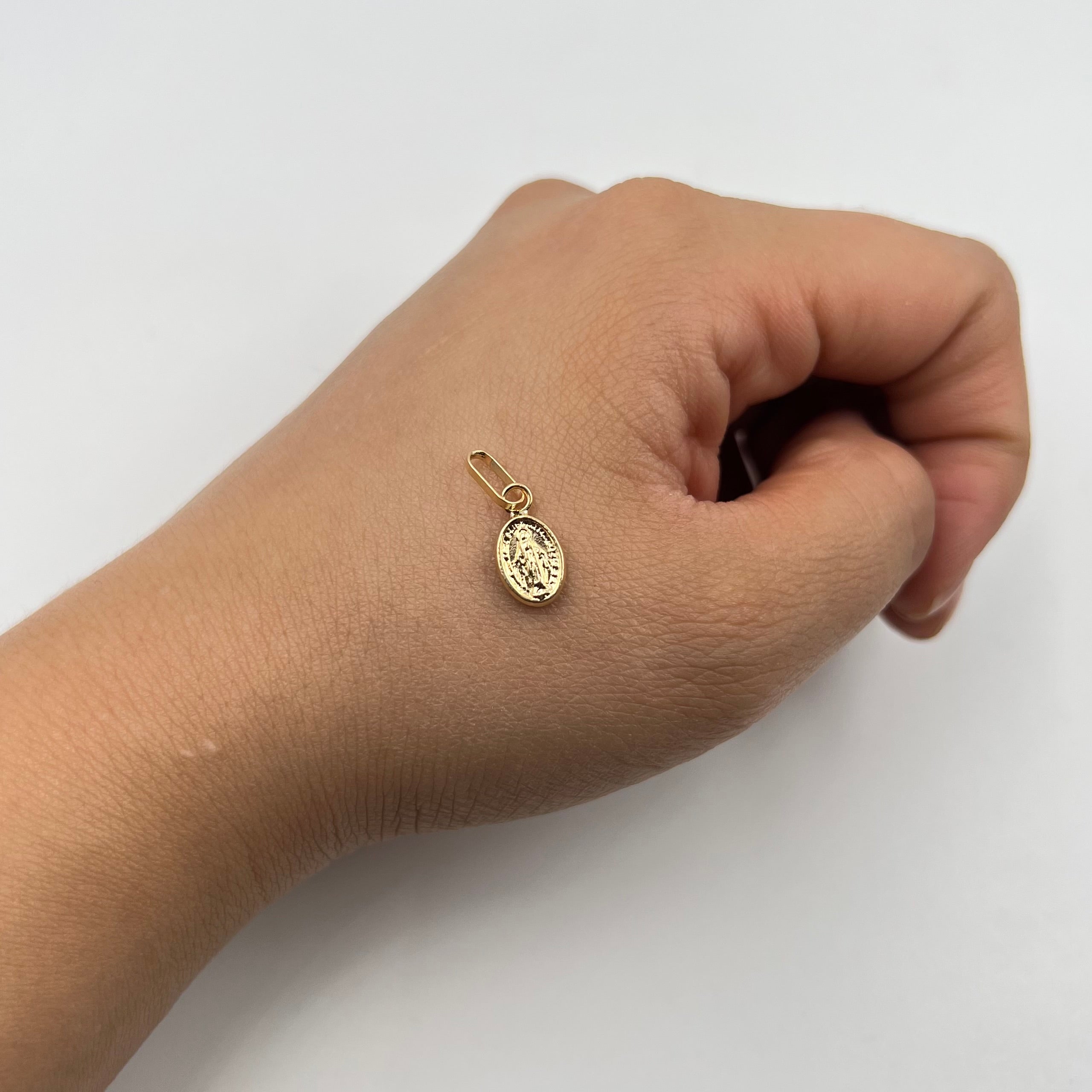 DIJE VIRGEN DE LA MILAGROSA  ORO AMARILLO 18K 0,45 GR / 0,6 MM / 1,2 CM