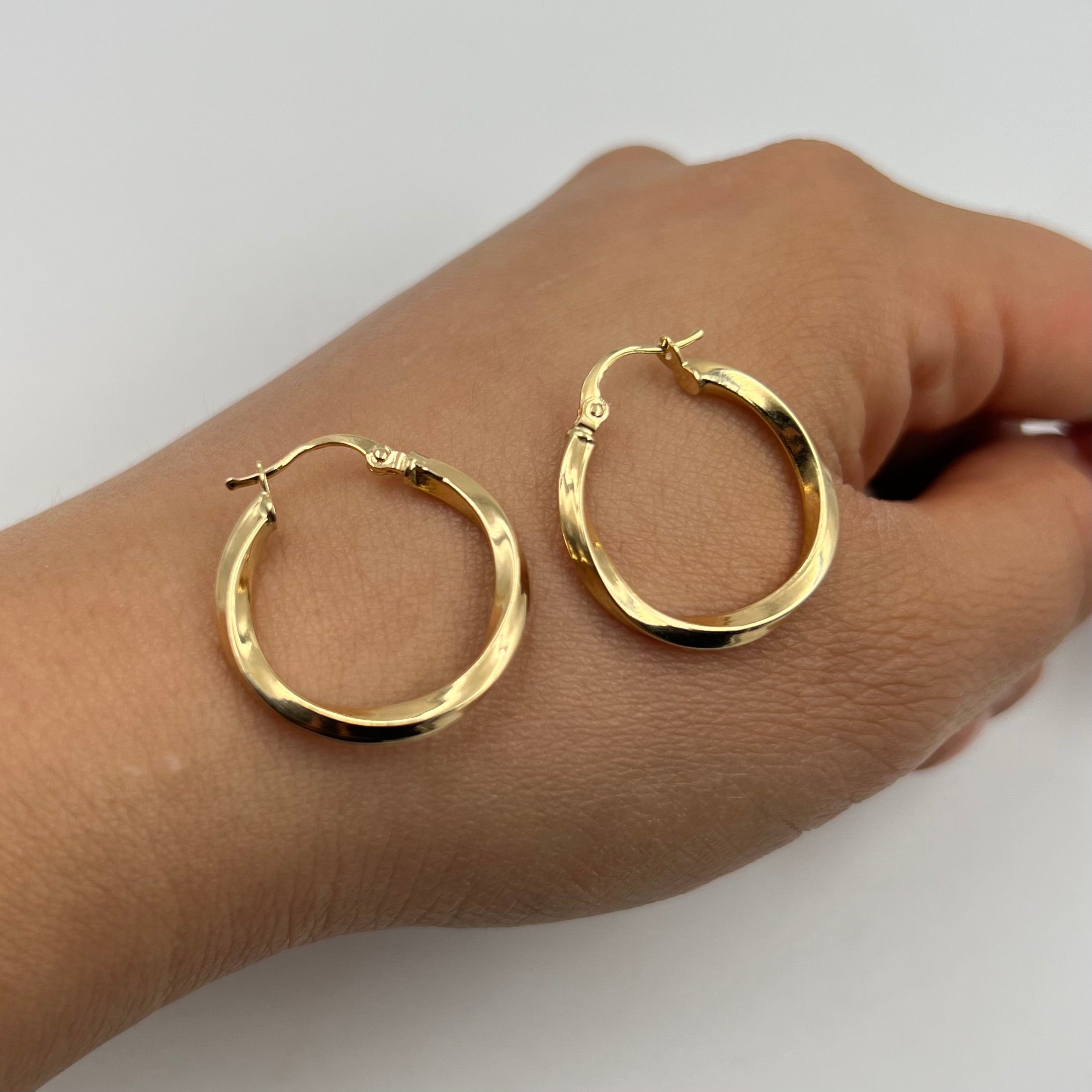 CANDONGA ENTORCHADA ORO AMARILLO 18K 2 GR / 2,2 CM