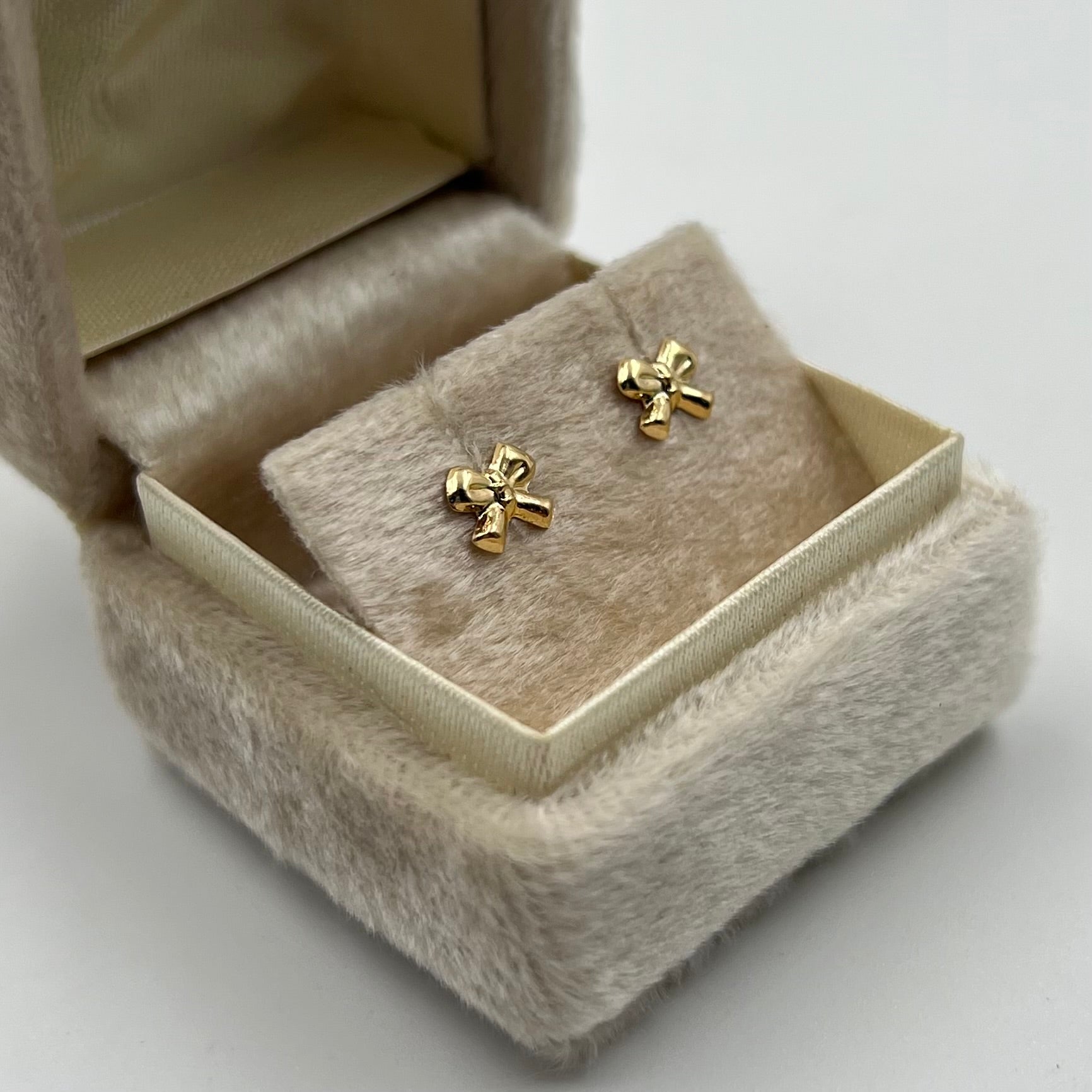 TOPOS MOÑO ORO AMARILLO 18K 0,54 GR / 7 MM