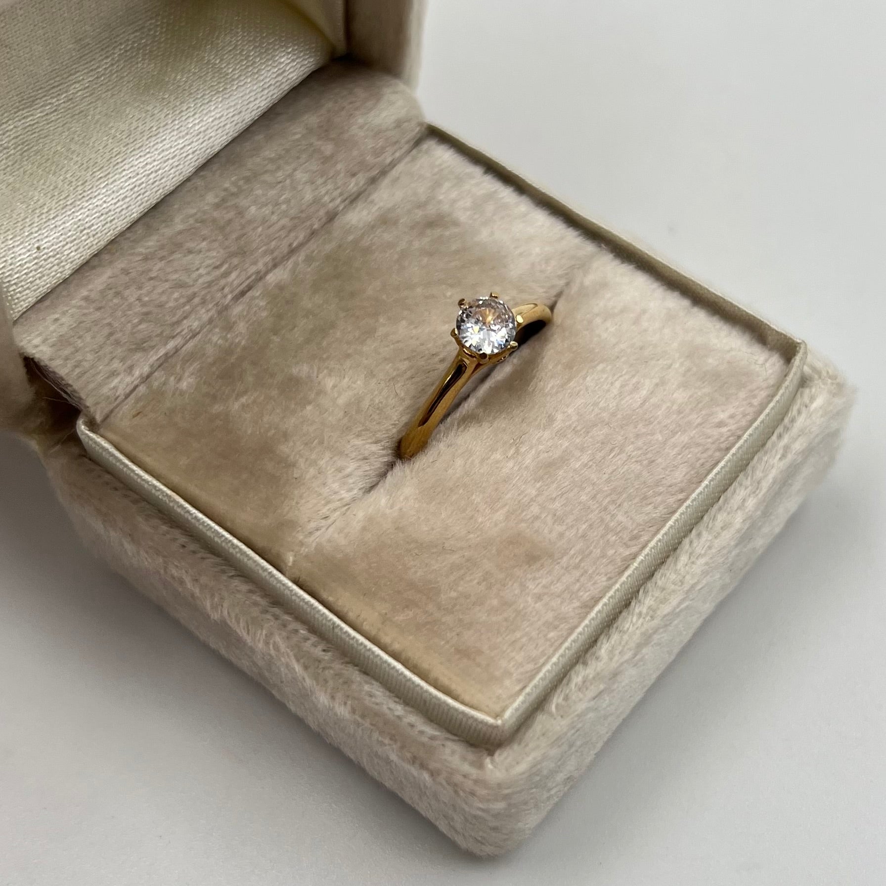 ANILLO SOLITARIO CIRCON BLANCO  ORO AMARILLO 18K / TALLA 7 / 2,15 GR / 4 MM