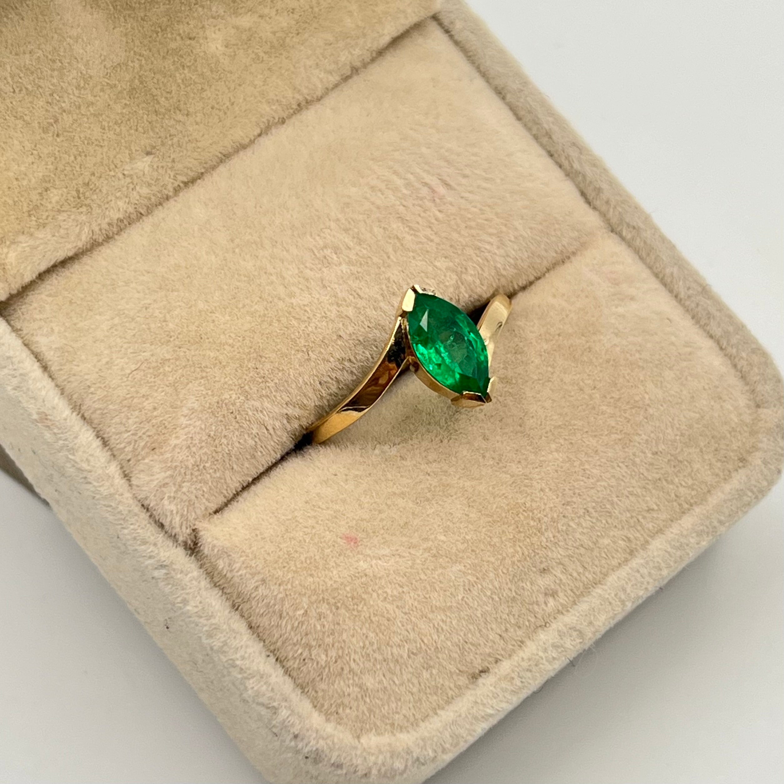 ANILLO ESMERALDA 0.835 CT ORO AMARILLO 18K / TALLA 6/5 / 2,14 GR