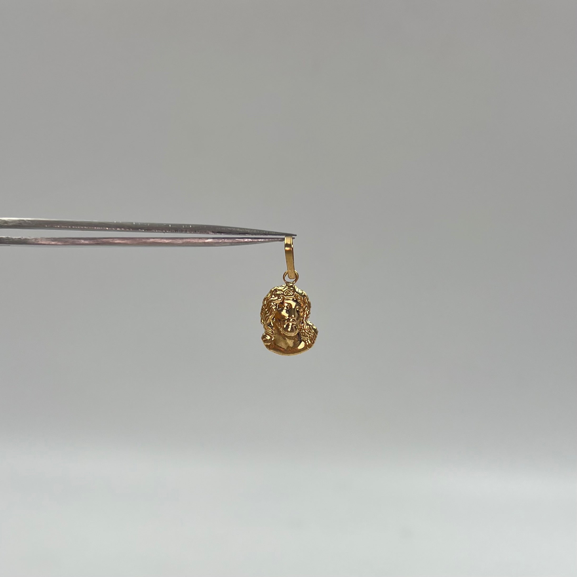 DIJE ROSTRO DE JESUS  ORO AMARILLO 18K 0,82 GR / 10 MM / 1,6 CM