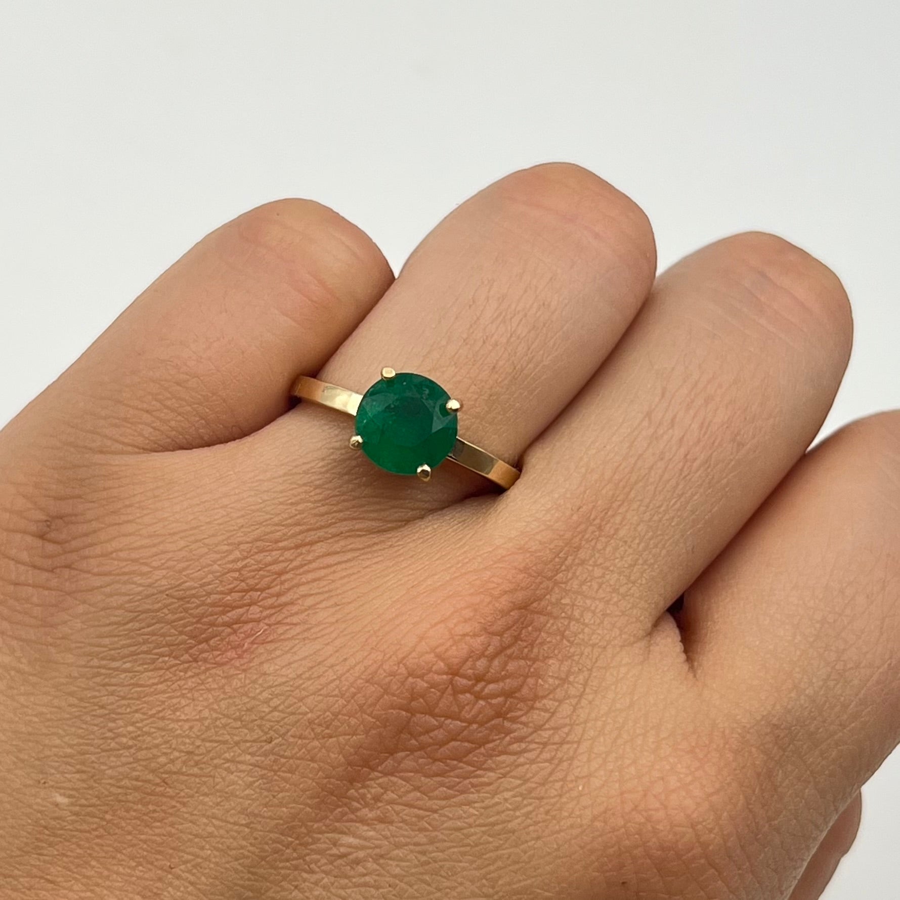 ANILLO ESMERALDA 1.375 CT ORO AMARILLO 18K / TALLA 7 / 2,83 GR