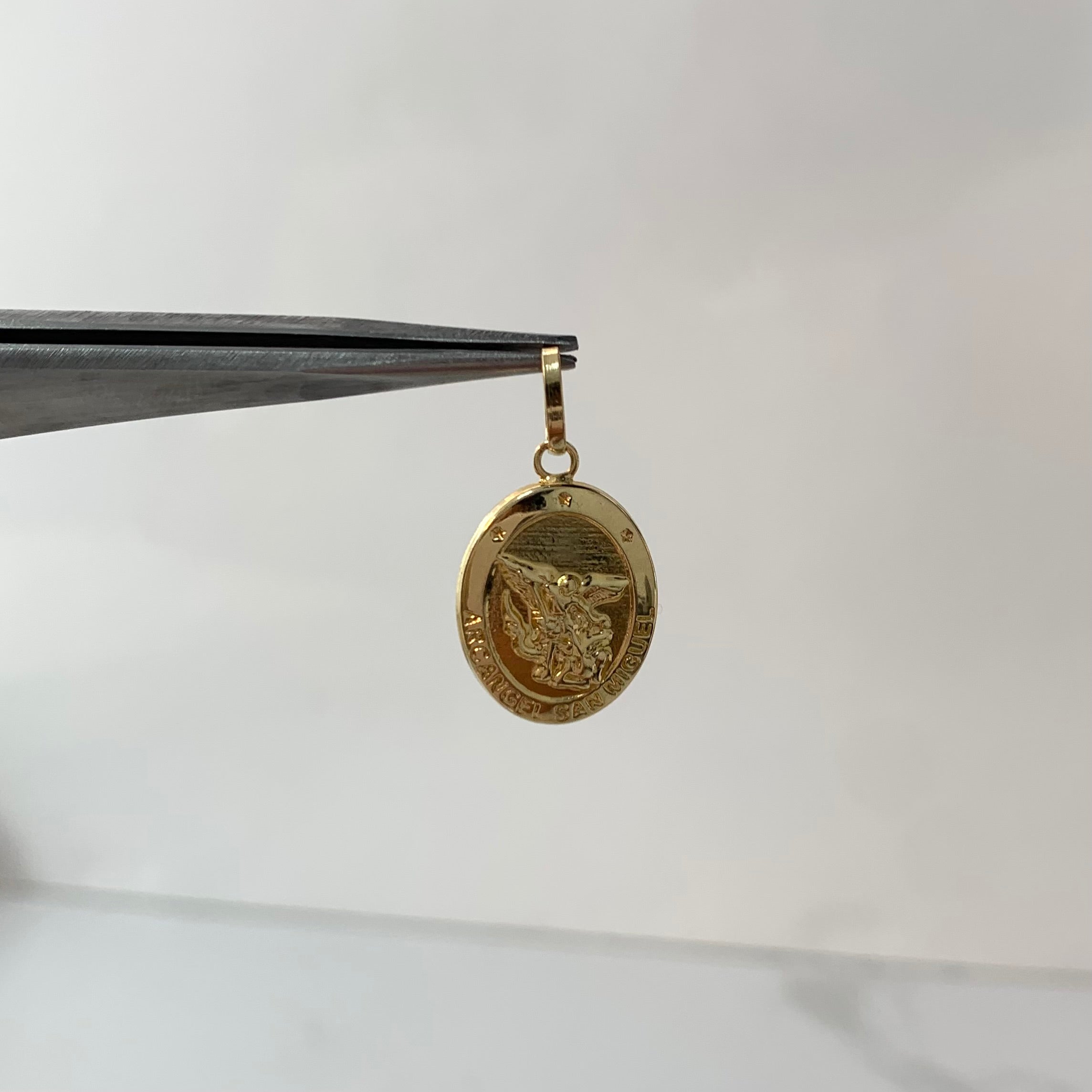 DIJE SAN MIGUEL ARCANGEL ORO AMARILLO 18K 1,15 GR / 13 MM / 1,8 CM