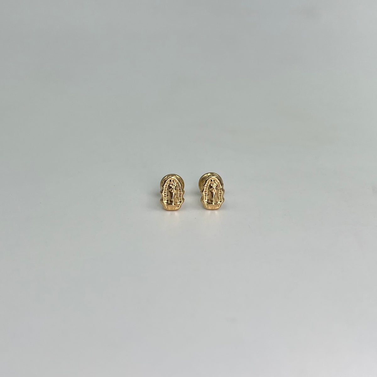 TOPOS VIRGEN GUADALUPE SILUETA ORO AMARILLO 18K 0,74 GR / 5,5 MM