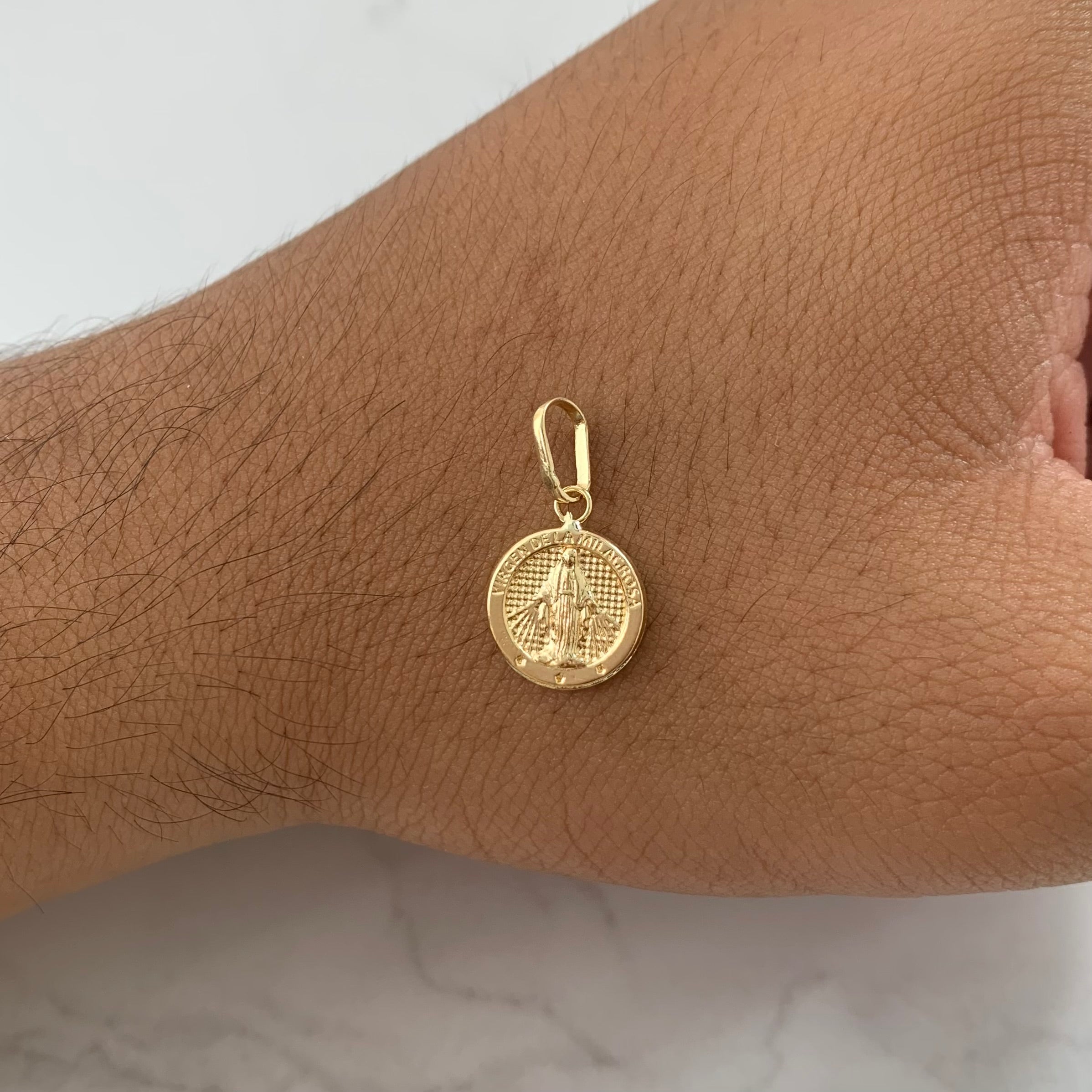 DIJE VIRGEN MILAGROSA  ORO AMARILLO 18K 0,95 GR / 12 MM / 1,5 CM
