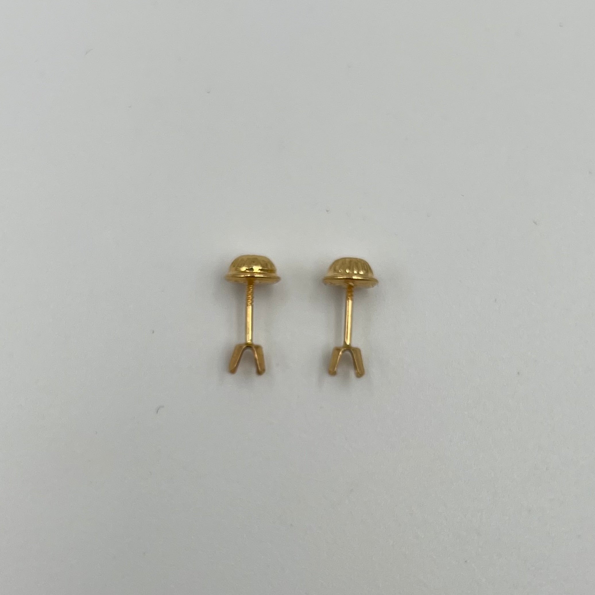 TOPOS CHATONES ORO AMARILLO 18K 0,54 GR / 4 MM