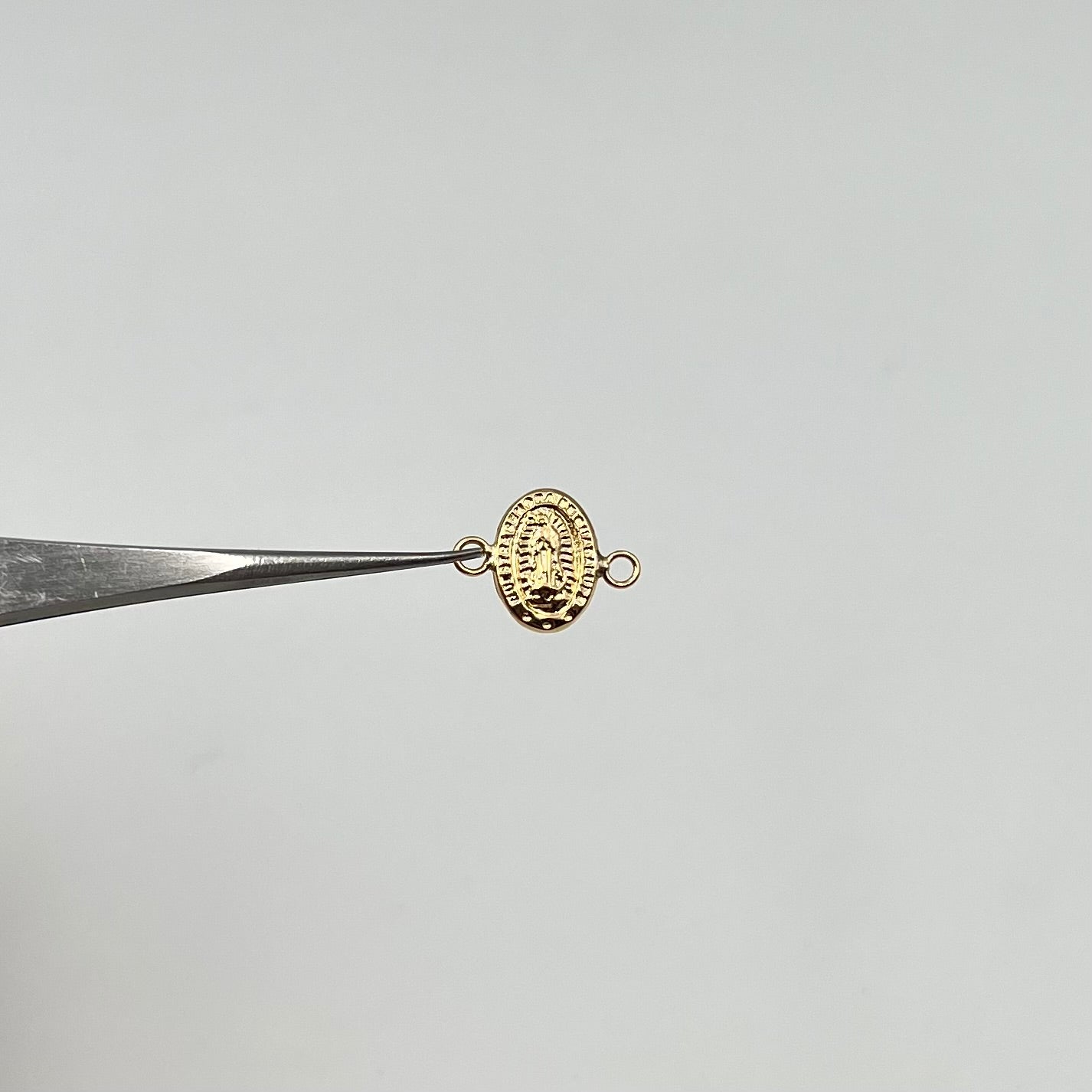 HERRAJE VIRGEN DE GUADALUPE  ORO AMARILLO 18K 0,47 GR / 1,4 CM