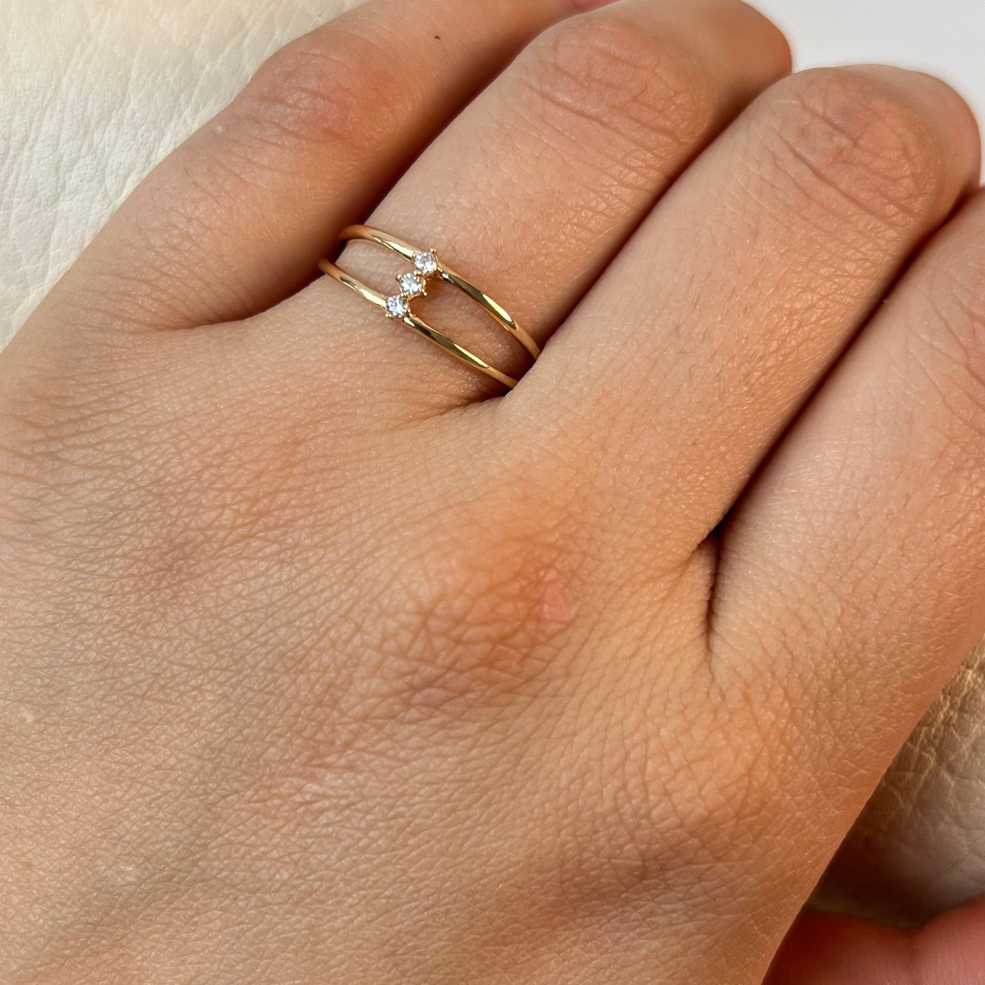 ANILLO DOBLE CON CIRCONES  ORO AMARILLO 18K / TALLA 6 / +2 / 1,34GR / 1,1 MM
