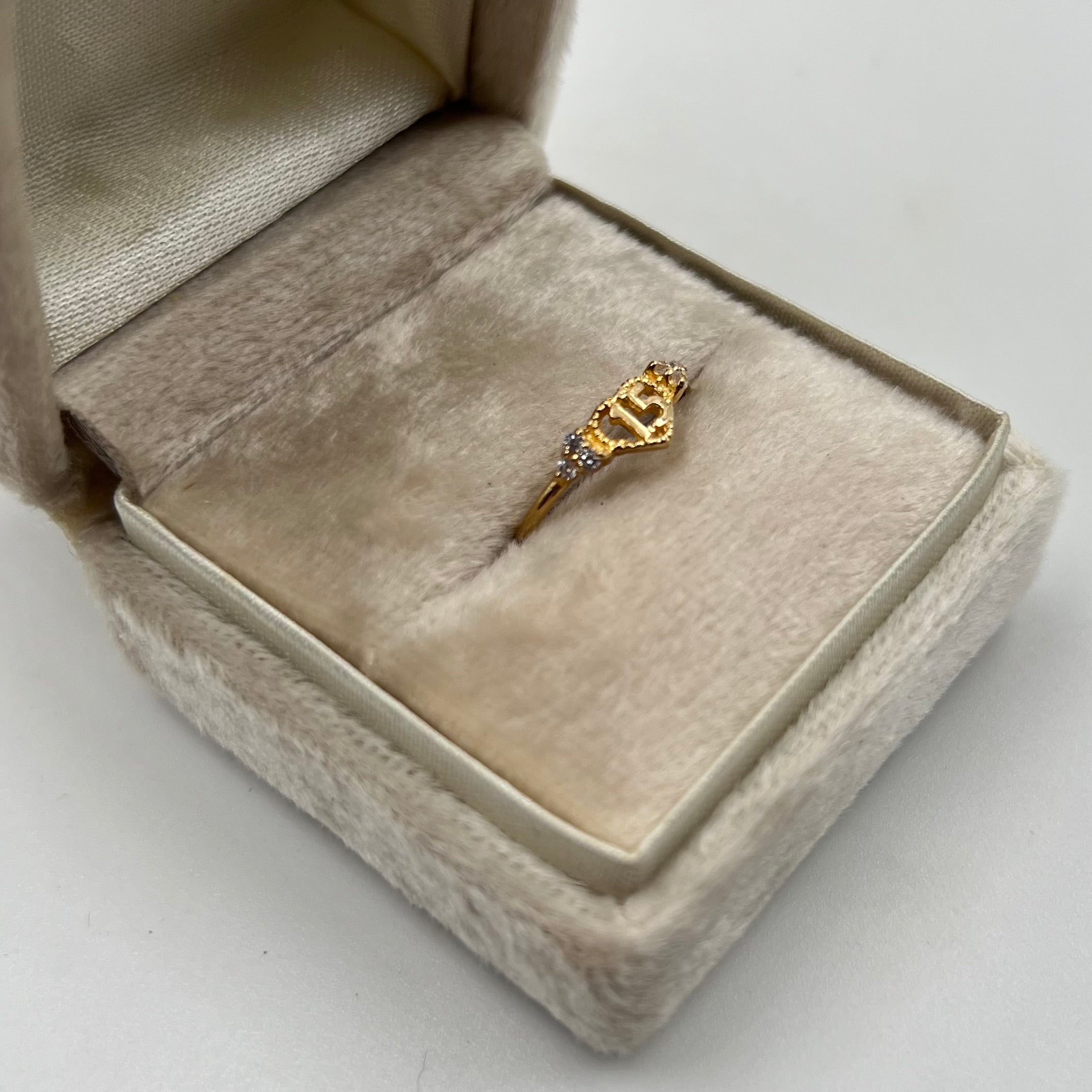 ANILLO 15 AÑOS CORAZON  ORO AMARILLO 18K / TALLA 6/5 / 1,25 GR / 5 MM