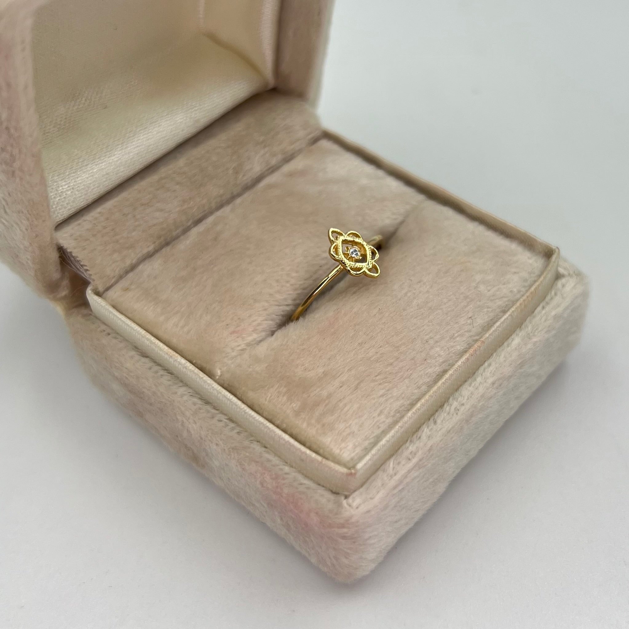 ANILLO FLOR CIRCON BLANCO ORO AMARILLO 18K / TALLA 6 / 0,95 GR / 1,3 MM