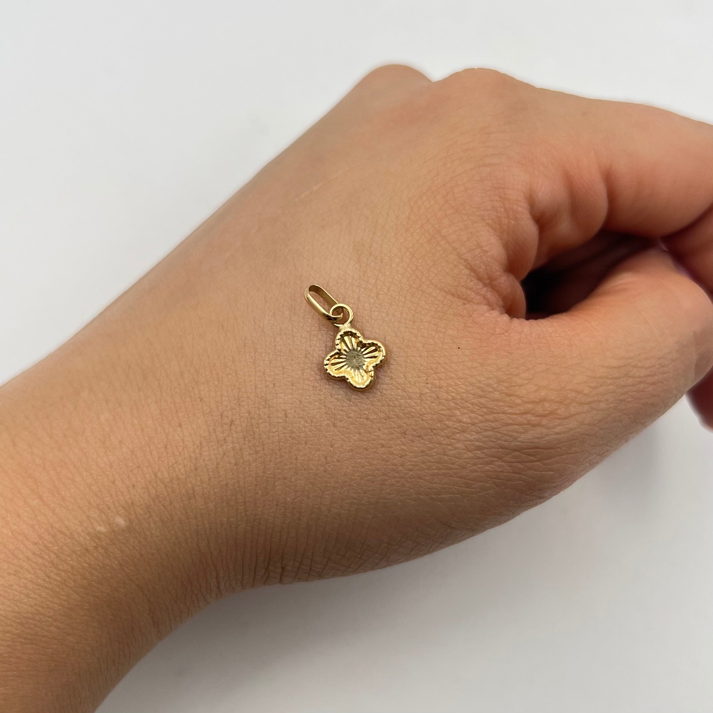 DIJE TREBOL  ORO AMARILLO 18K 0,33 GR / 7 MM / 1,1 CM