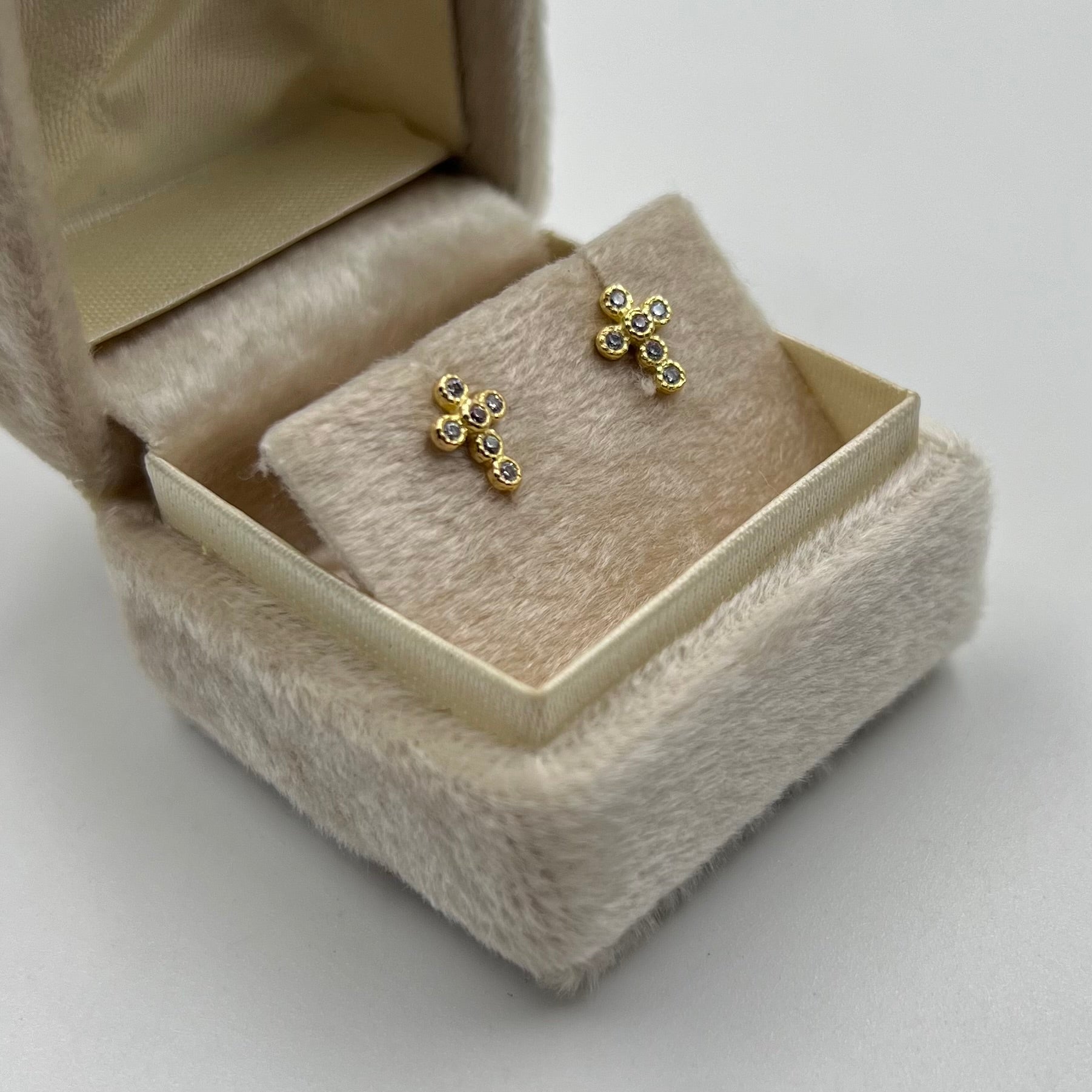 TOPOS CRUZ CIRCON BLANCO  ORO AMARILLO 18K 0,97 GR / 42 MM