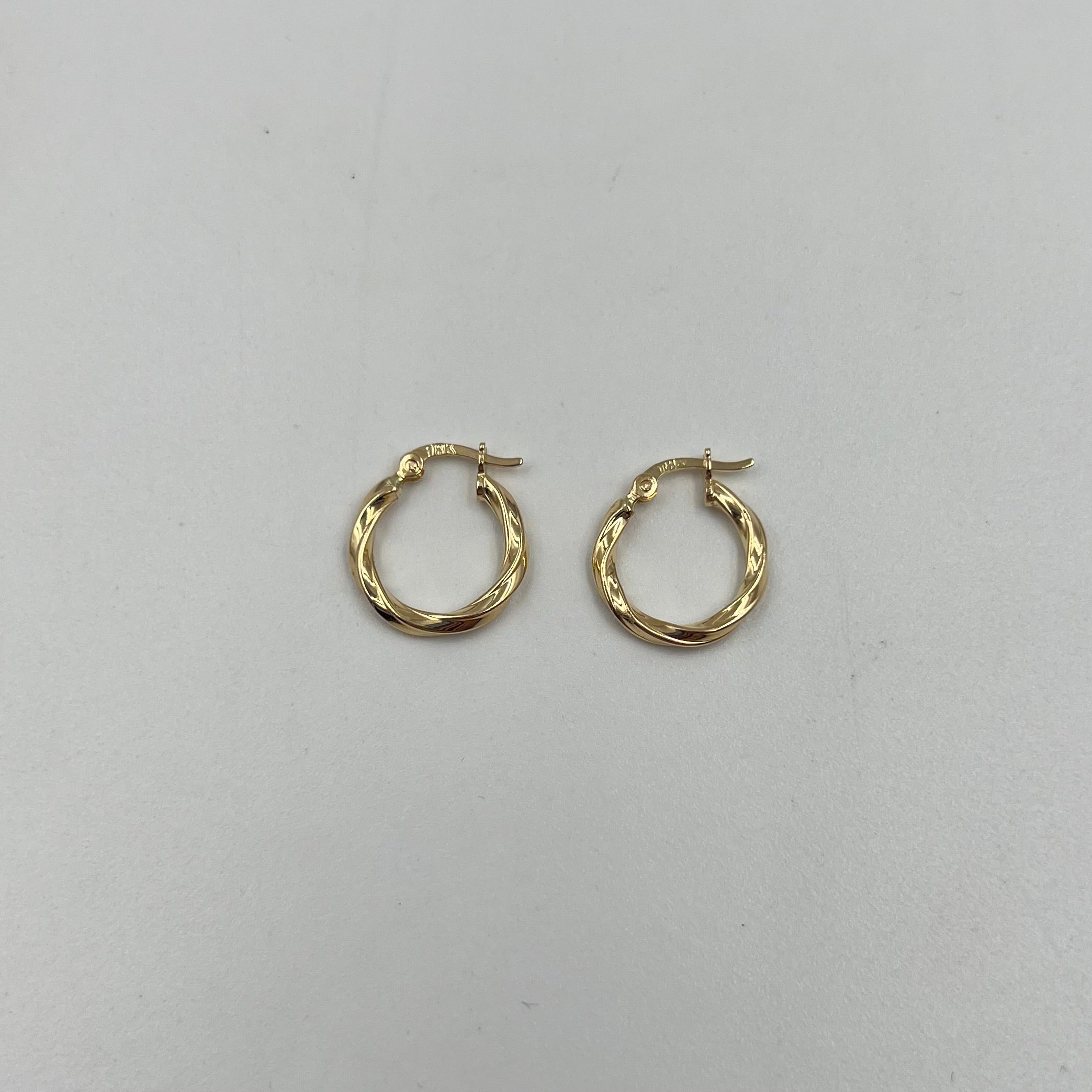 CANDONGA ENTORCHADA ORO AMARILLO 18K 1,04 GR / 1,5 CM