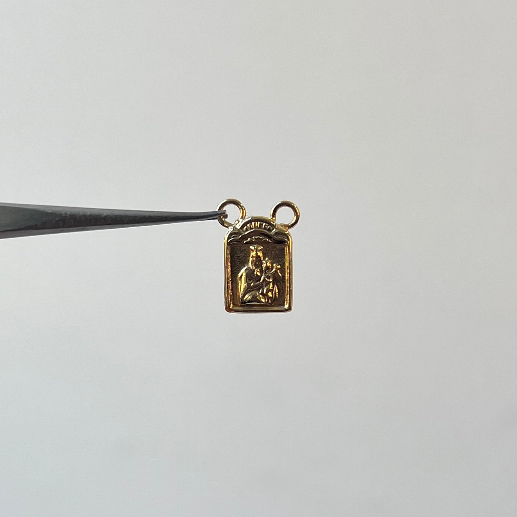 DIJE ESCAPULARIO VIRGEN DEL CARMEN  ORO AMARILLO 18K 0,45 GR / 9 MM / 1,3 CM