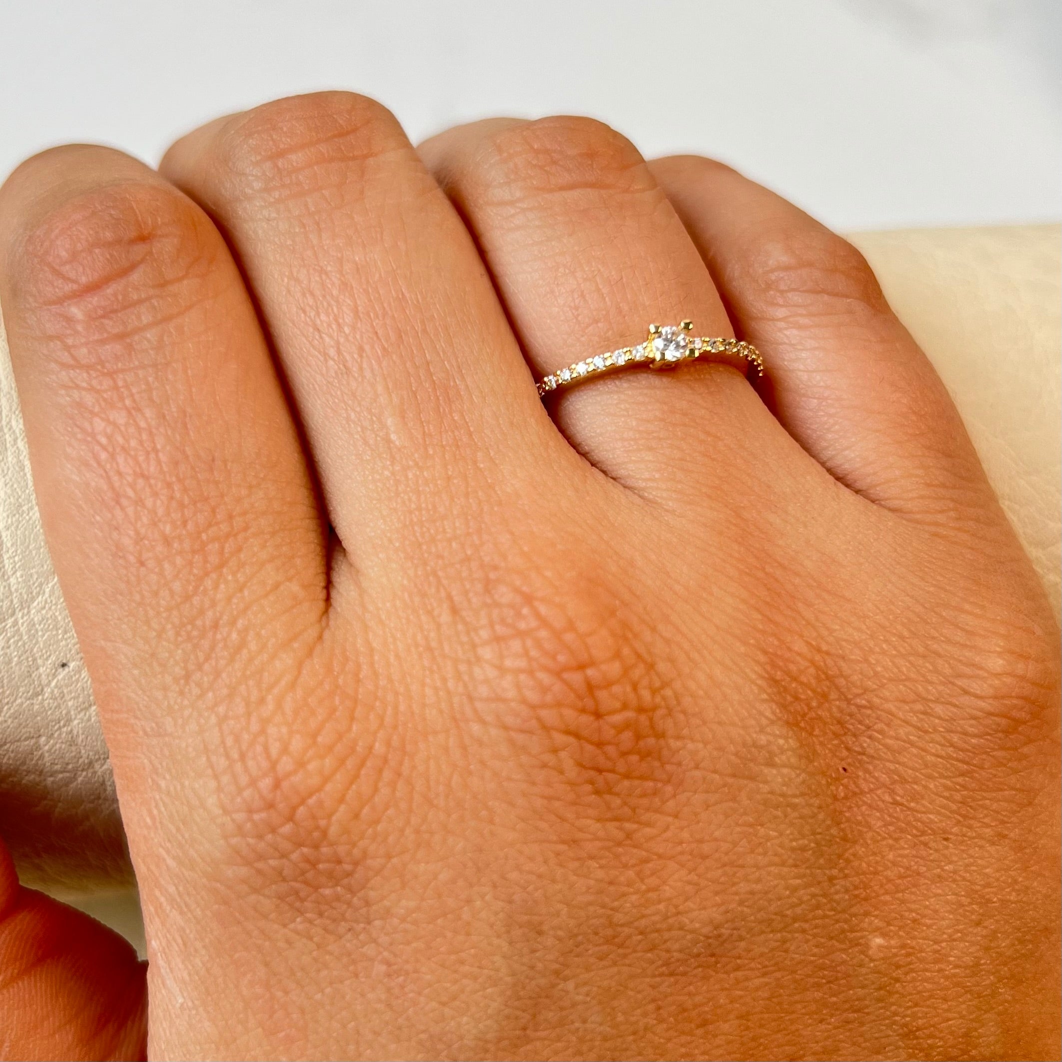 ANILLO SOLITARIO CIRCON BLANCO  ORO AMARILLO 18K / TALLA 5/5 / +2 / 1,35GR / 1,1 MM