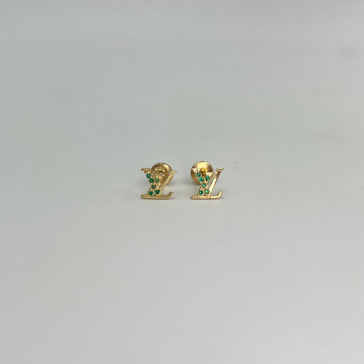TOPOS LV SILUETA CIRCONES VERDES ORO AMARILLO 18K 0,93 GR / 7 MM