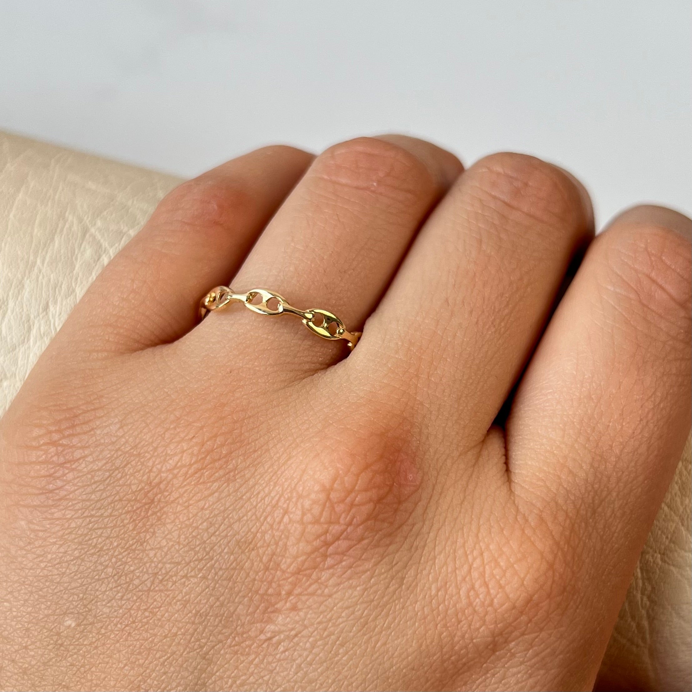 ANILLO GC ORO AMARILLO 18K / TALLA 9 / 1,18 GR / 1,4 MM