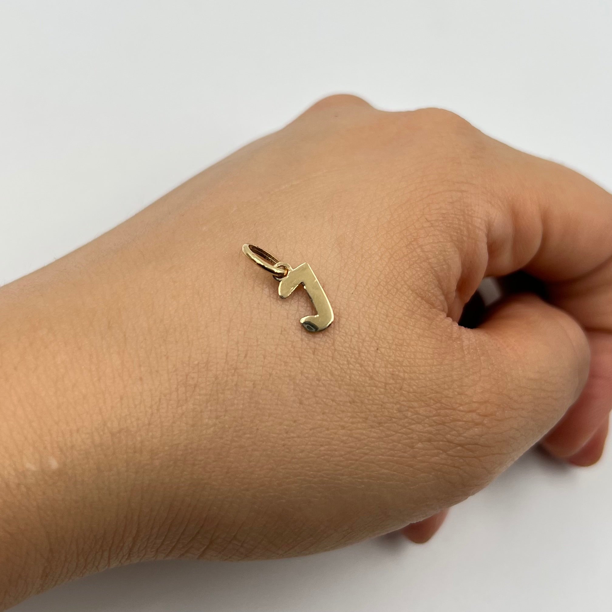 DIJE LETRA J  ORO AMARILLO 18K 0,38 GR / 6 MM / 1 CM