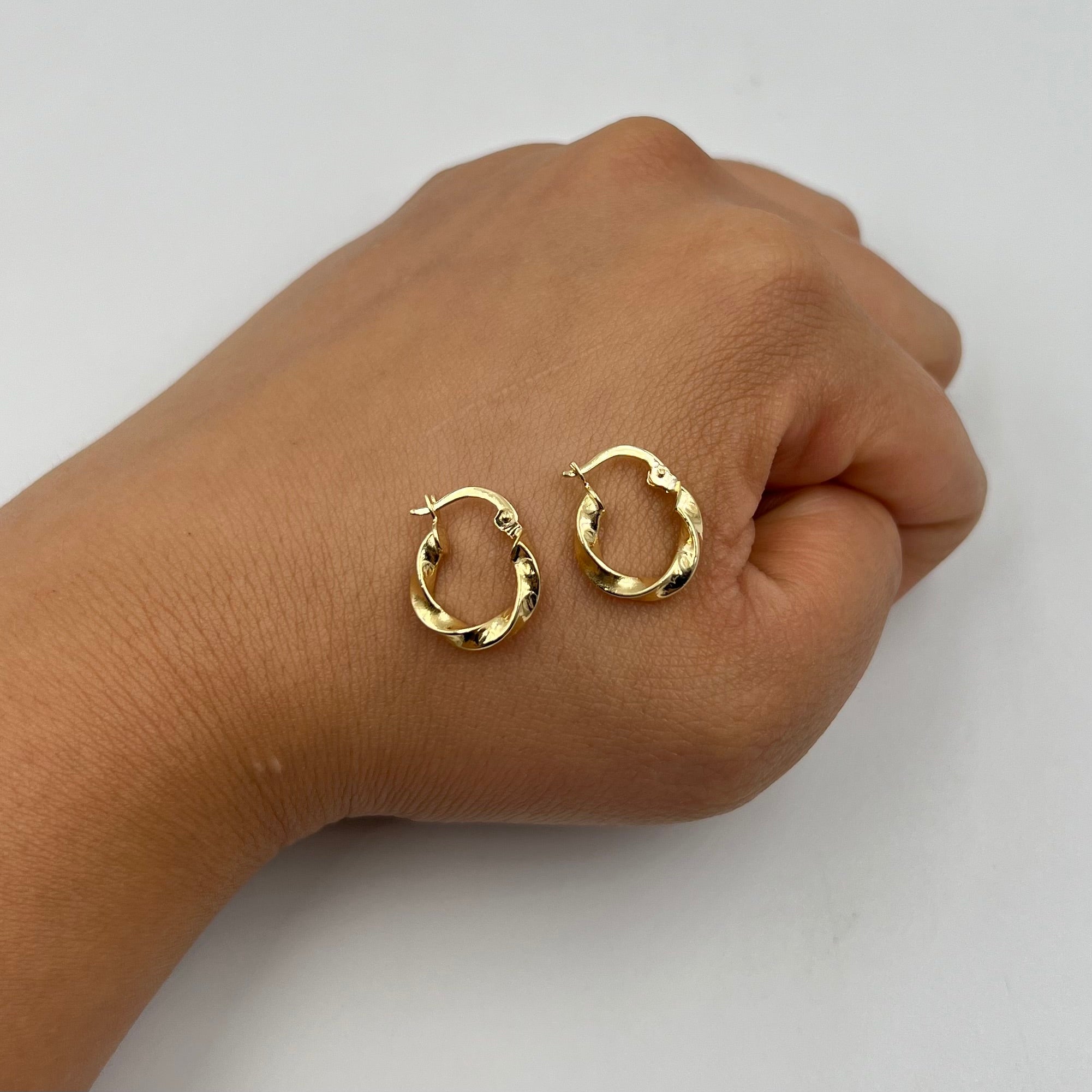CANDONGA ENTORCHADA ORO AMARILLO 18K 1,20 GR / 1,5 CM
