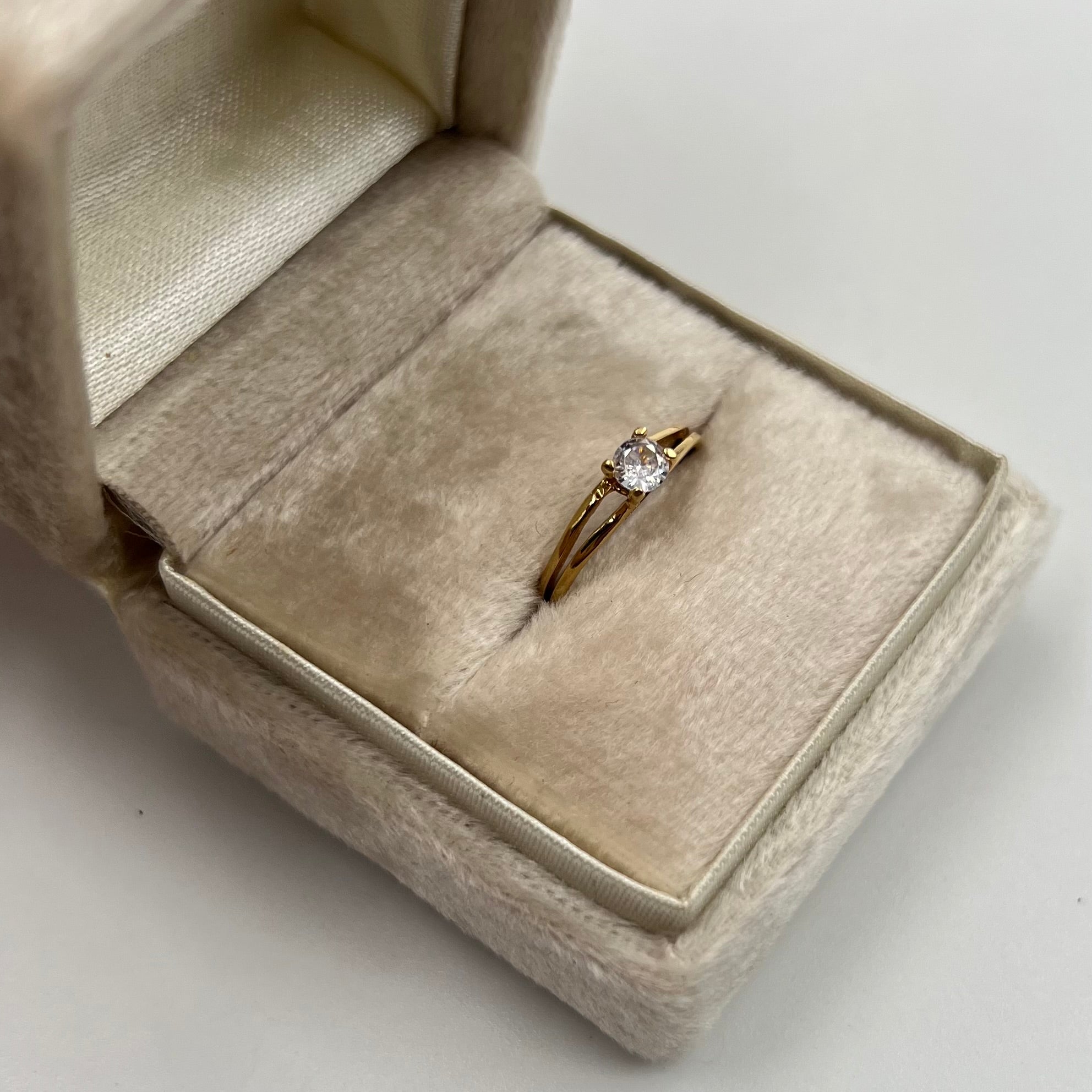 ANILLO DOBLE SOLITARIO CIRCON BLANCO  ORO AMARILLO 18K / TALLA 6/5 / 1,46 GR / 3 MM