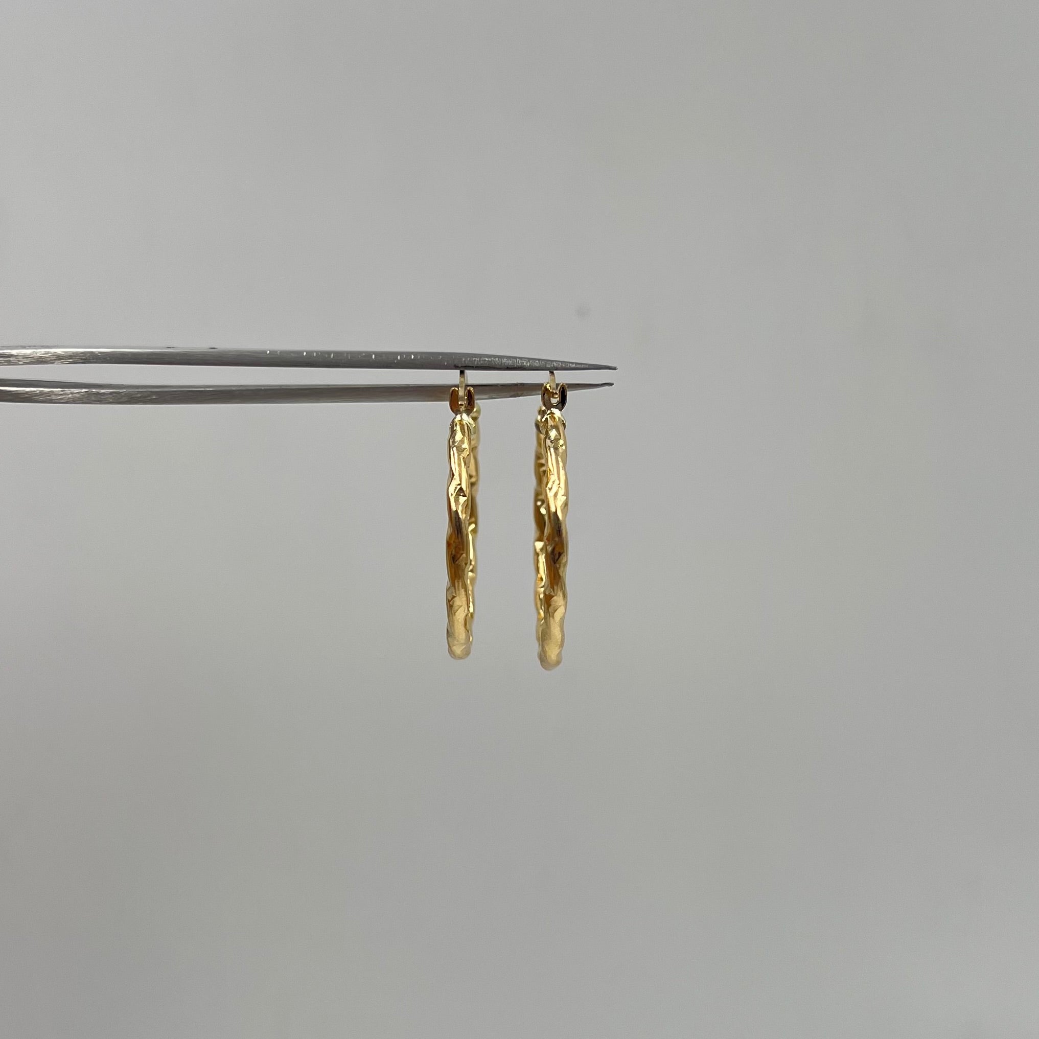 CANDONGA ENTORCHADA ORO AMARILLO 18K 1,83 GR / 2,7 CM