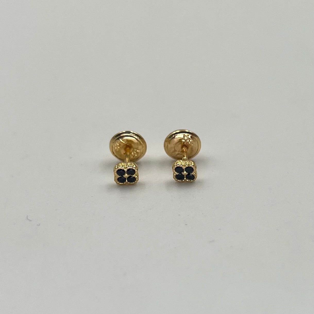 TOPOS TREBOL MINI CIRCON NEGRO  ORO AMARILLO 18K 0,68 GR / 3 MM