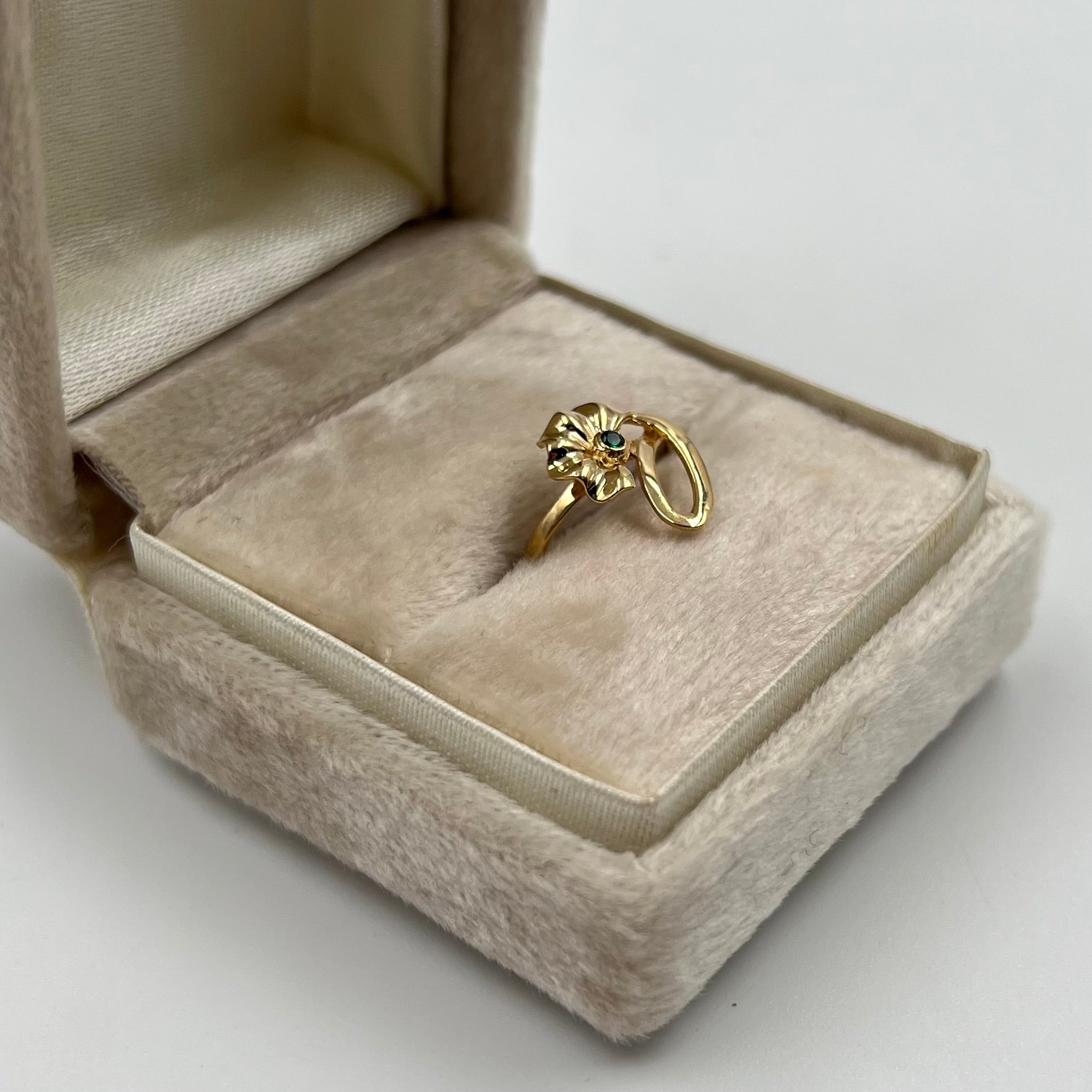 ANILLO FLOR CASTING VERDE ORO AMARILLO 18K / TALLA 5/5  / 1,78 GR / 1,8 MM