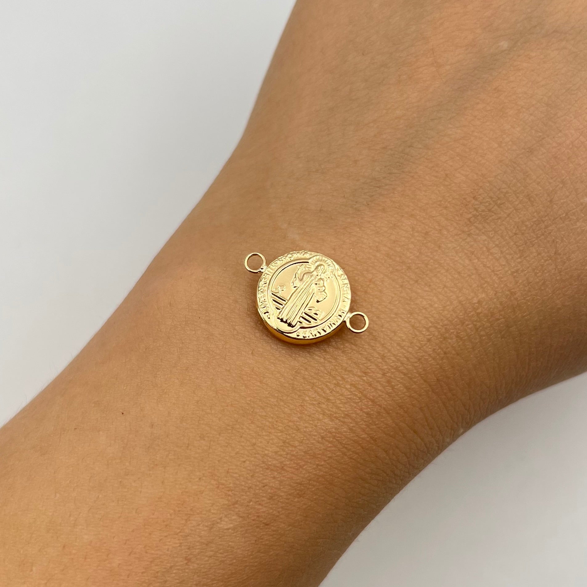 HERRAJE SAN BENITO  ORO AMARILLO 18K 1,13 GR / 1,9 CM